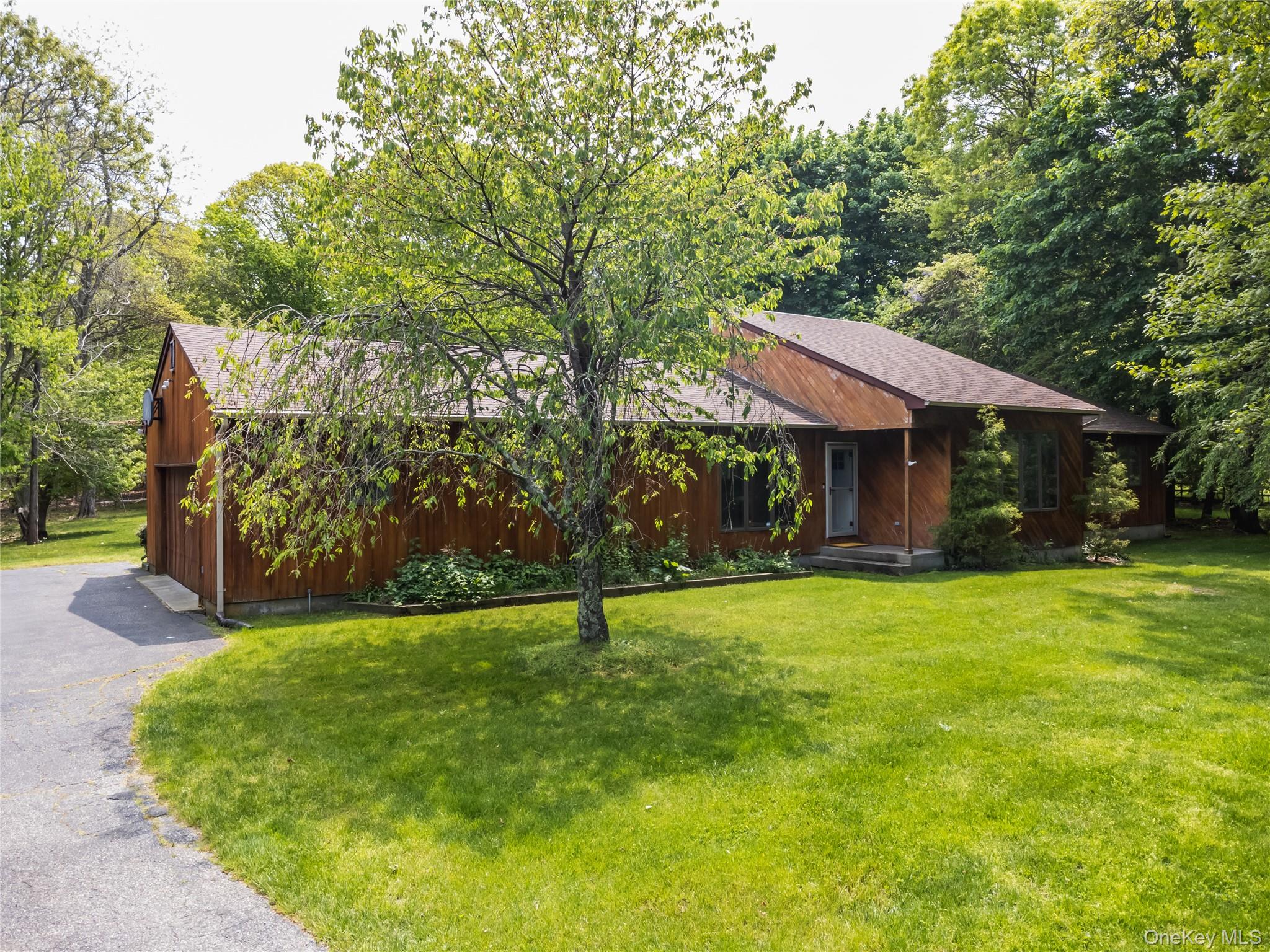 67 Belleview Avenue, Center Moriches, NY 11934