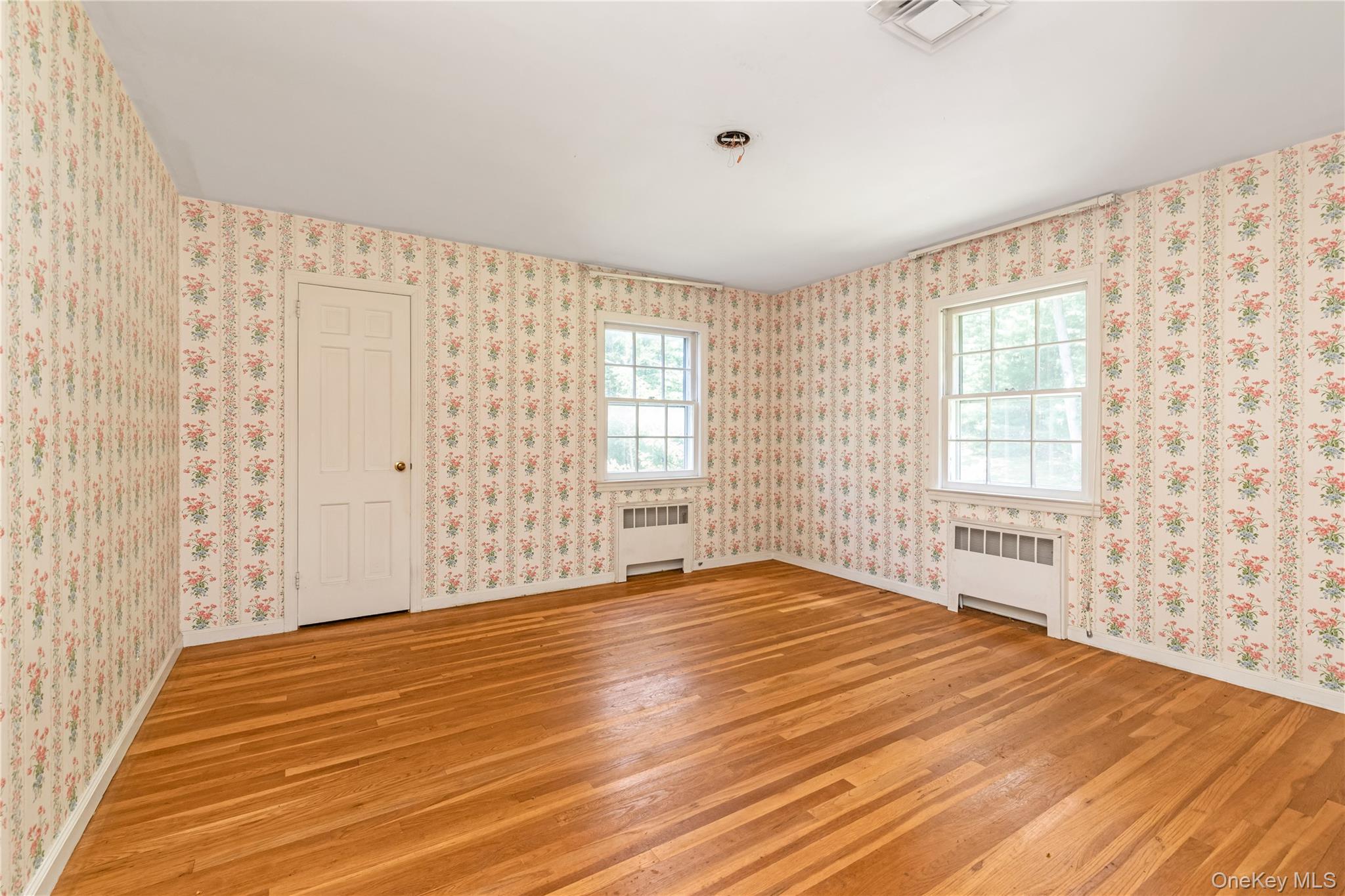 1233 The Knoll, Upper Brookville, NY 11771