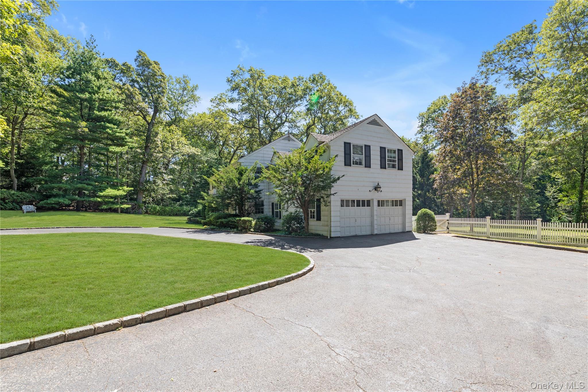 1233 The Knoll, Upper Brookville, NY 11771