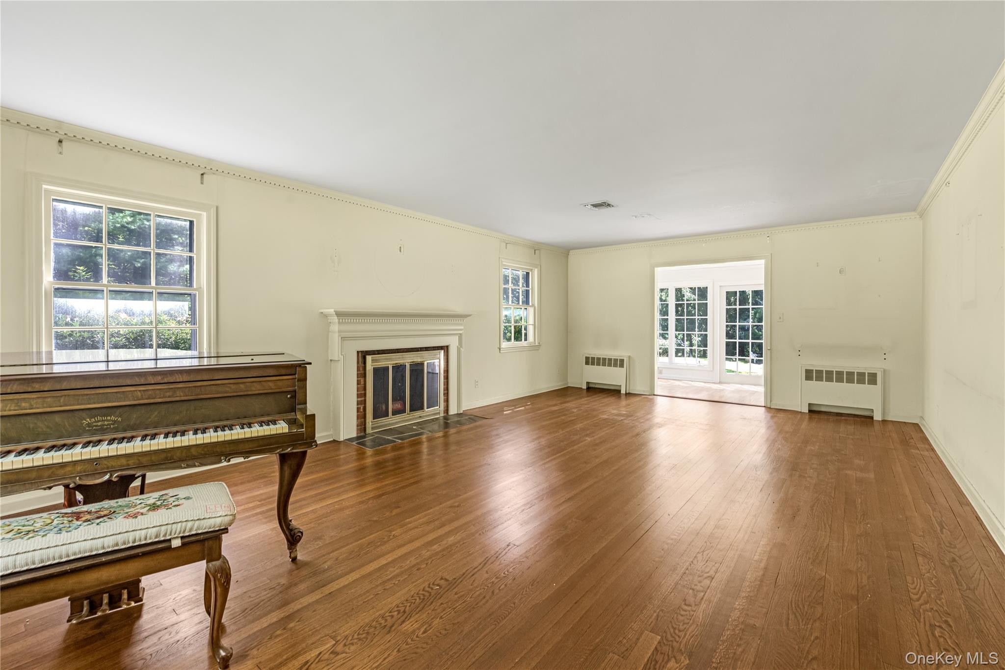 1233 The Knoll, Upper Brookville, NY 11771