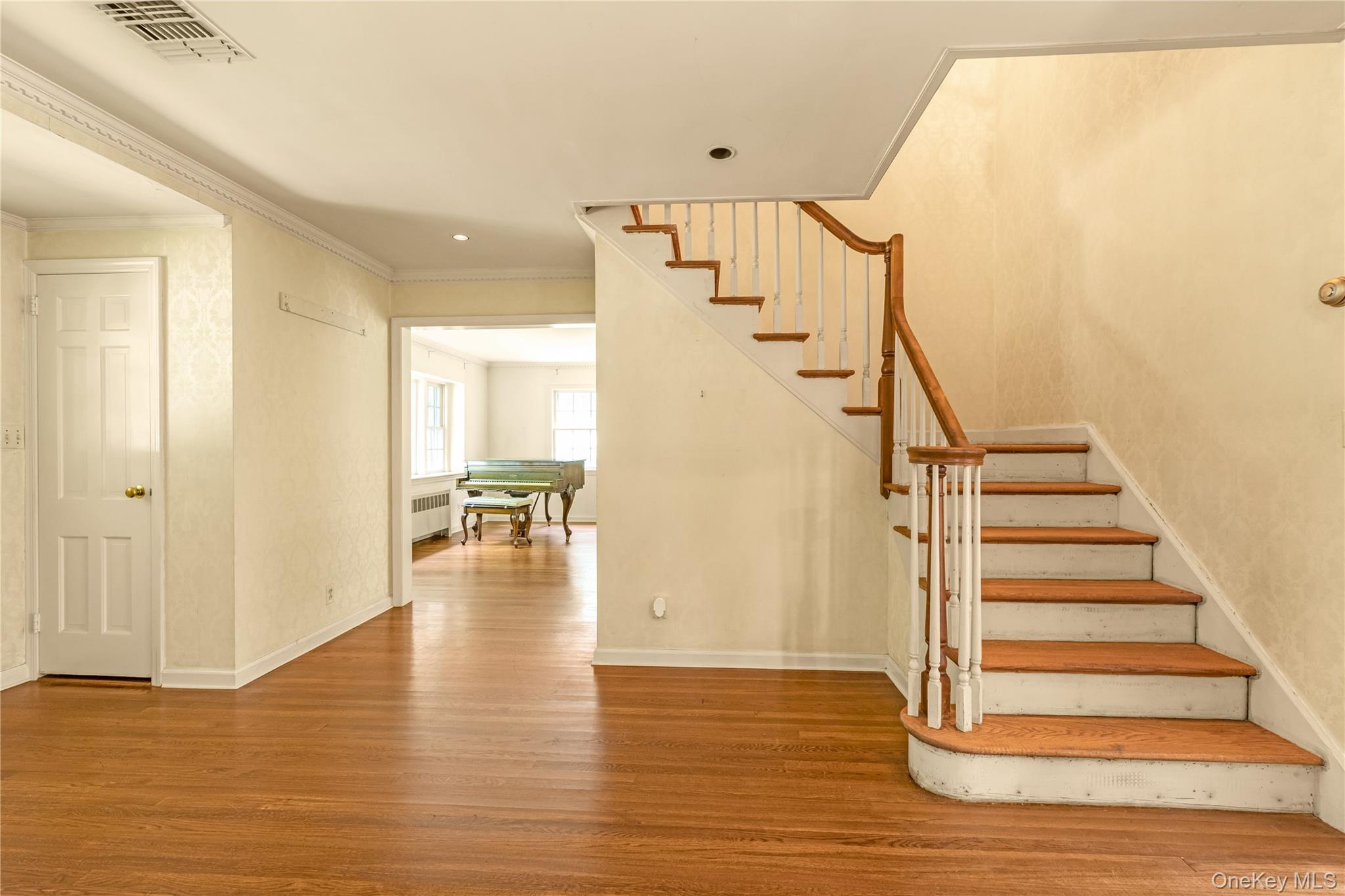 1233 The Knoll, Upper Brookville, NY 11771