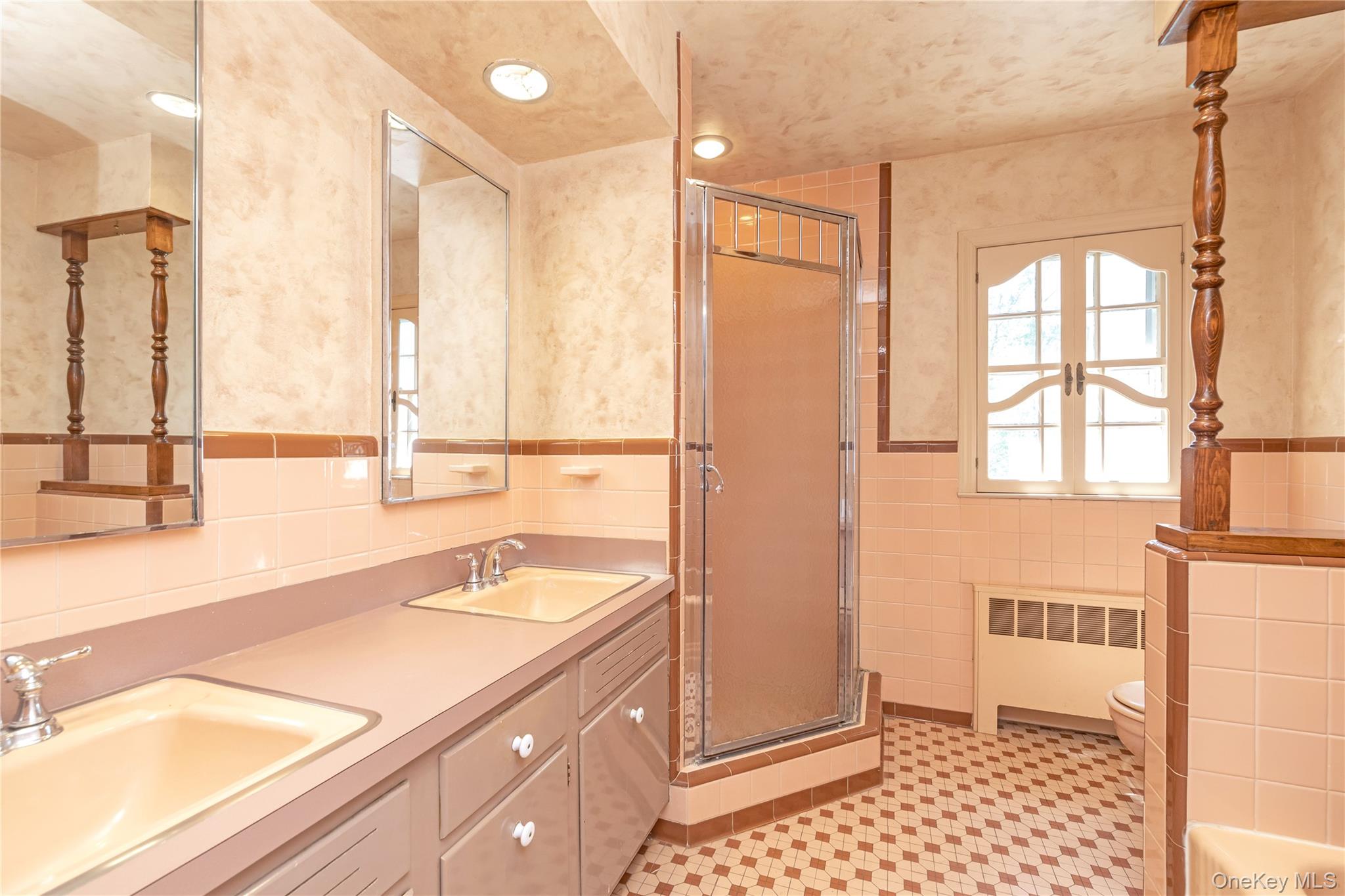 1233 The Knoll, Upper Brookville, NY 11771