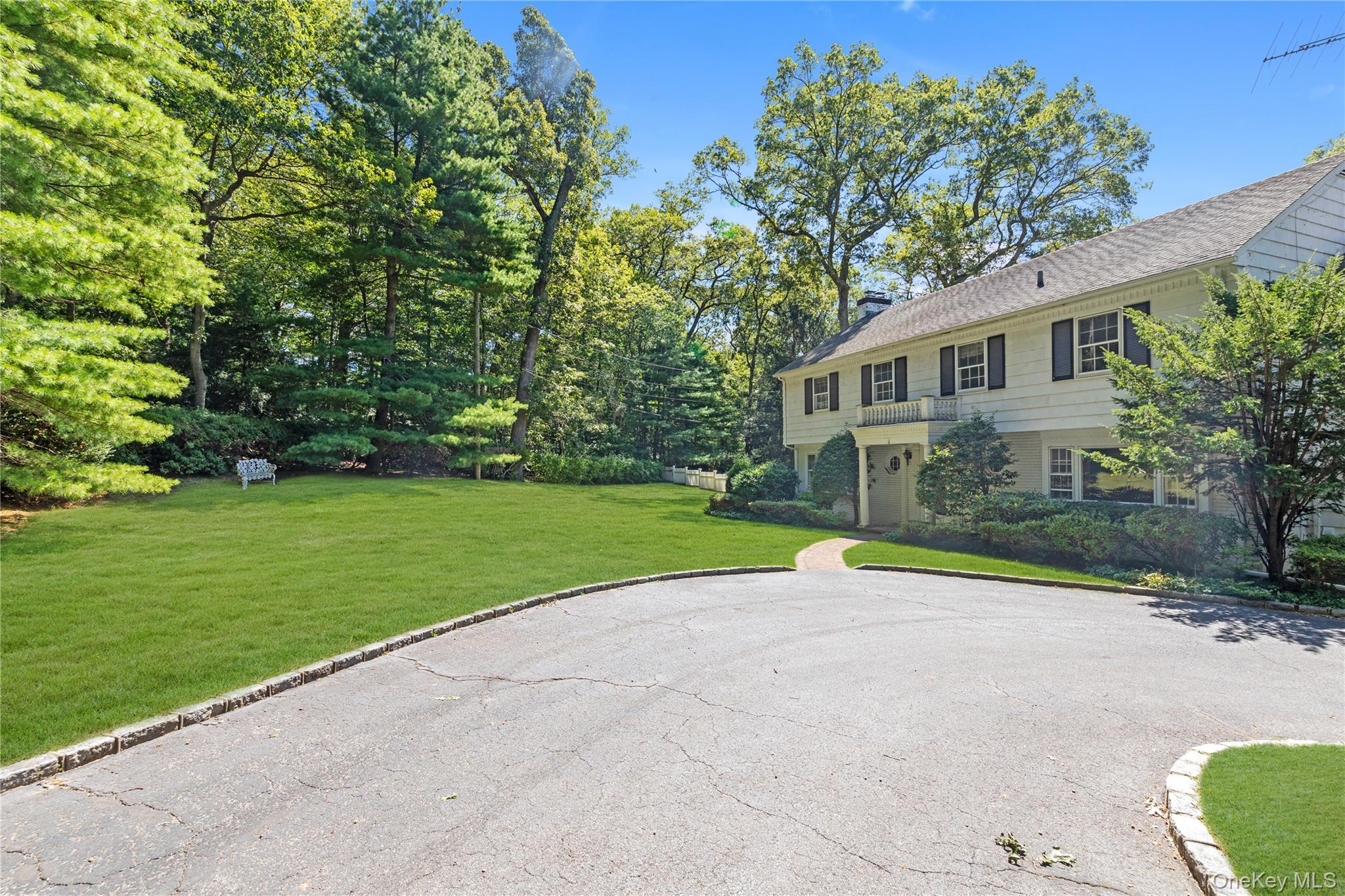 1233 The Knoll, Upper Brookville, NY 11771