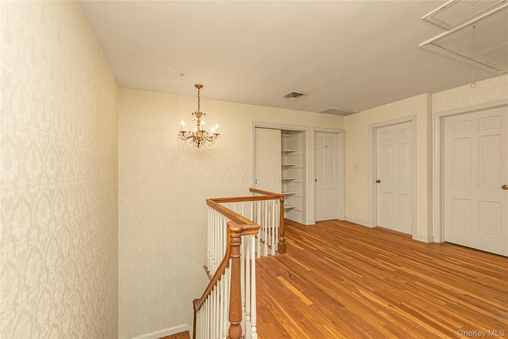 1233 The Knoll, Upper Brookville, NY 11771