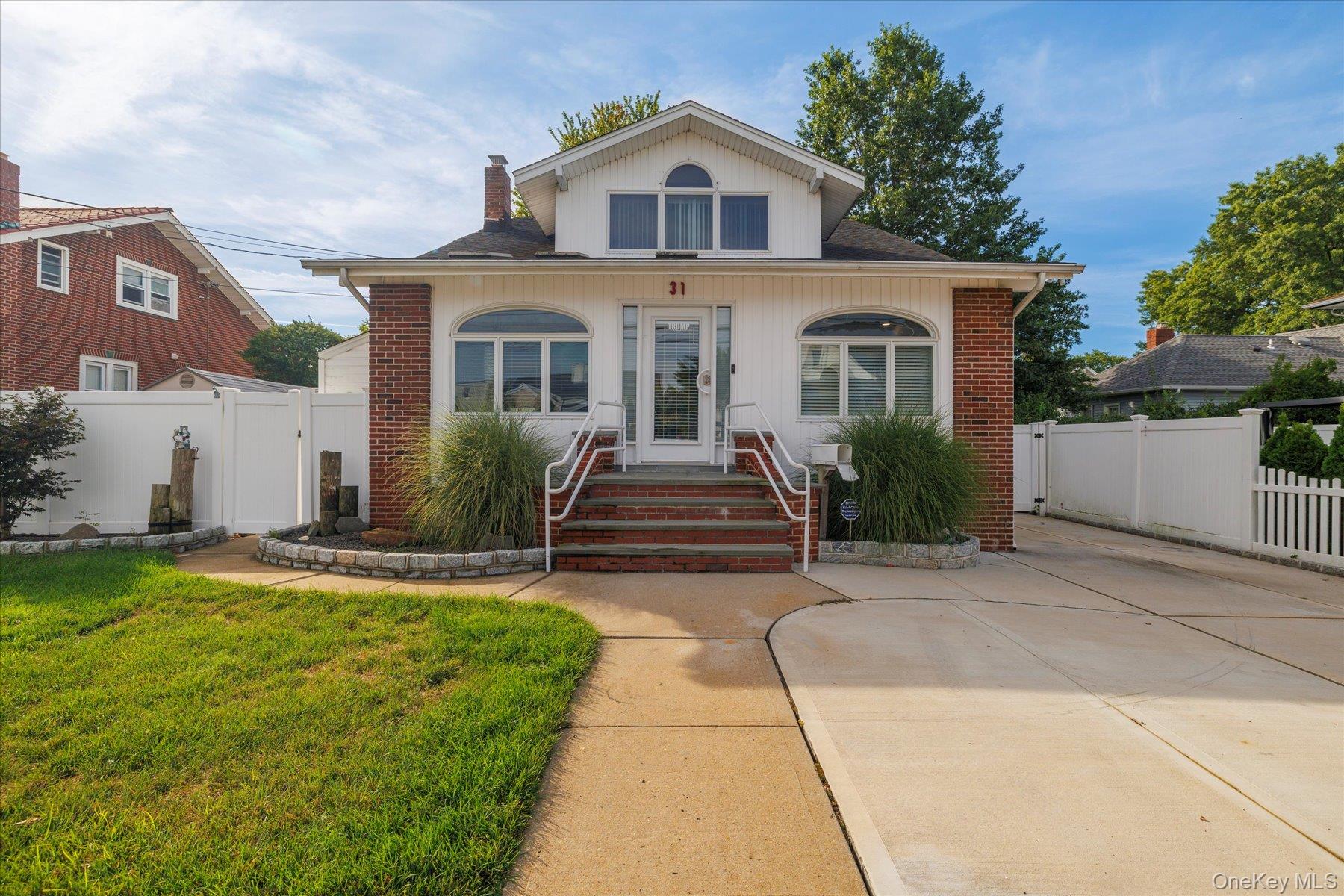 31 Alice Street, Merrick, NY 11566