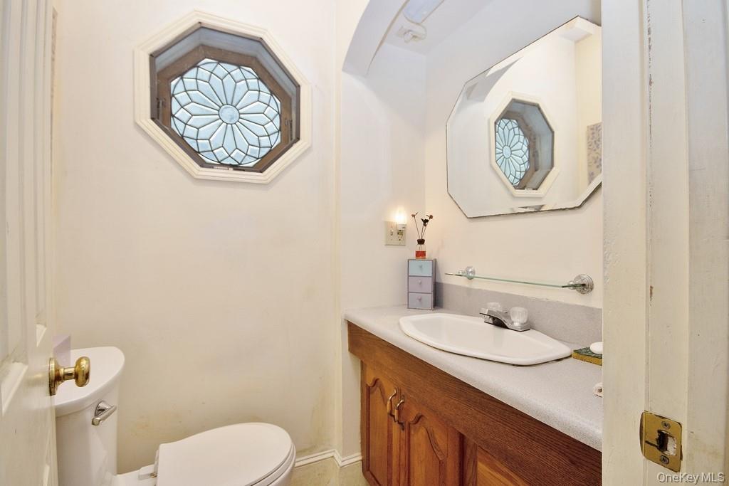 2586 Lucas Turnpike, High Falls, NY 12440