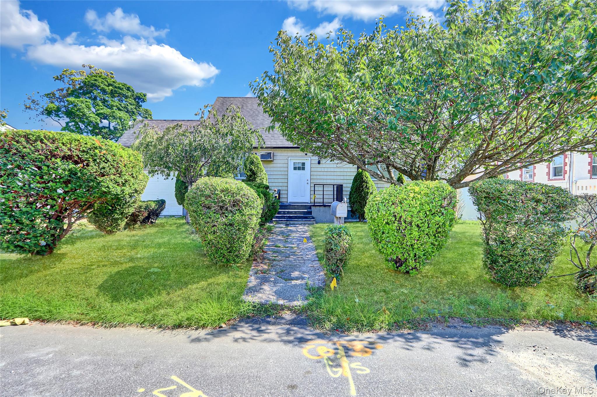 260 Cedar Court, Copiague, NY 11726