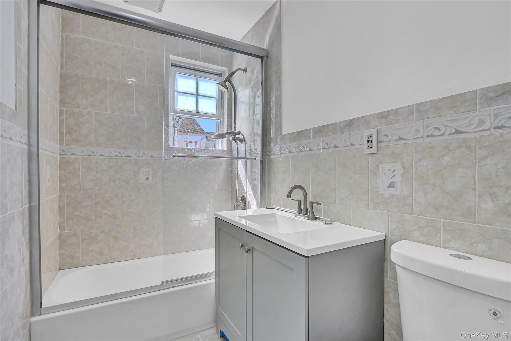 260 Cedar Court, Copiague, NY 11726