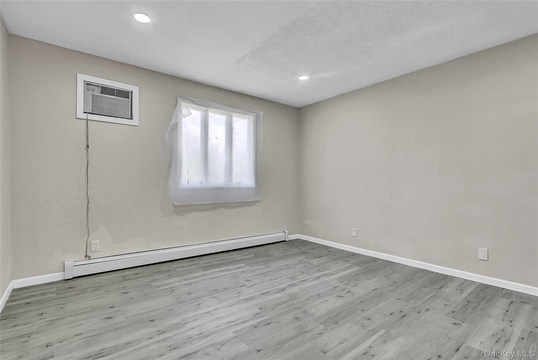 260 Cedar Court, Copiague, NY 11726