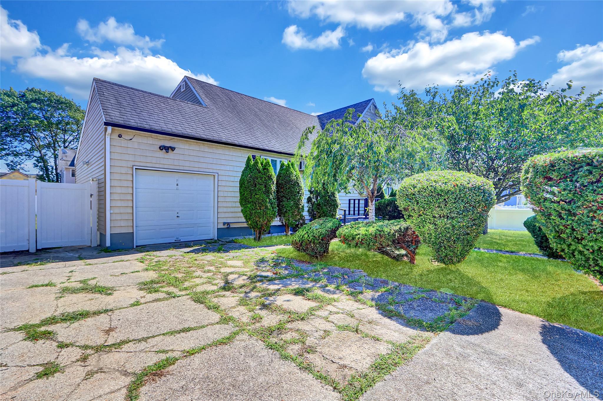 260 Cedar Court, Copiague, NY 11726