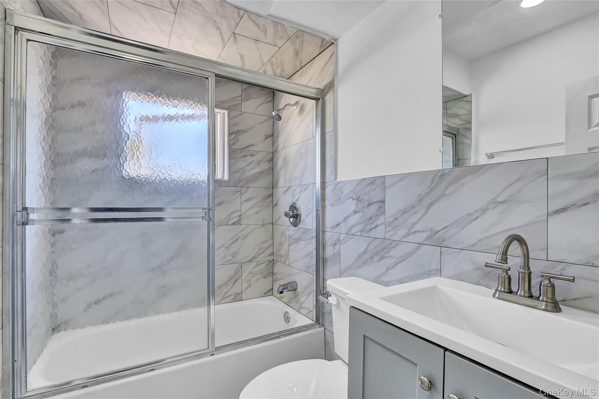 260 Cedar Court, Copiague, NY 11726