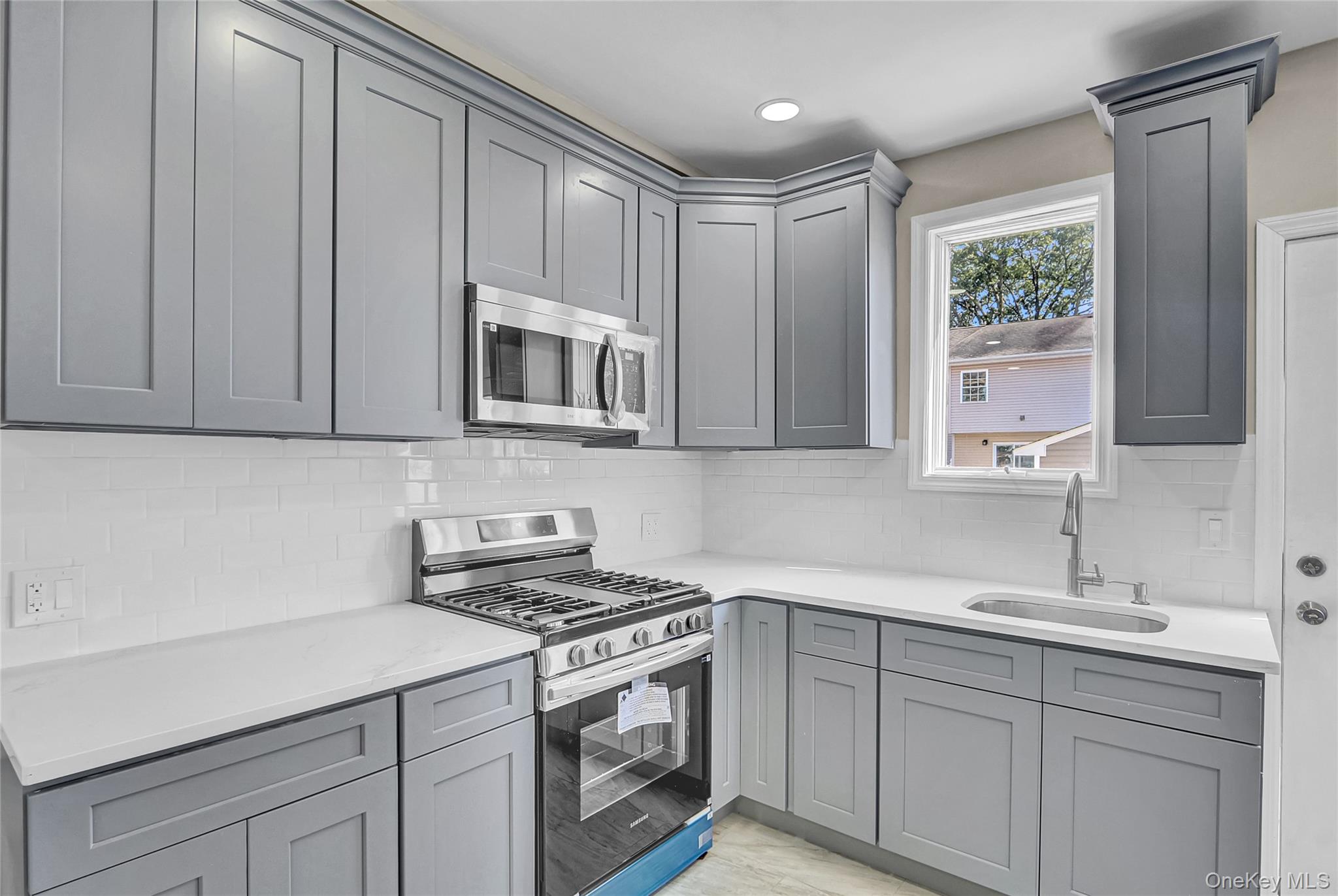 260 Cedar Court, Copiague, NY 11726