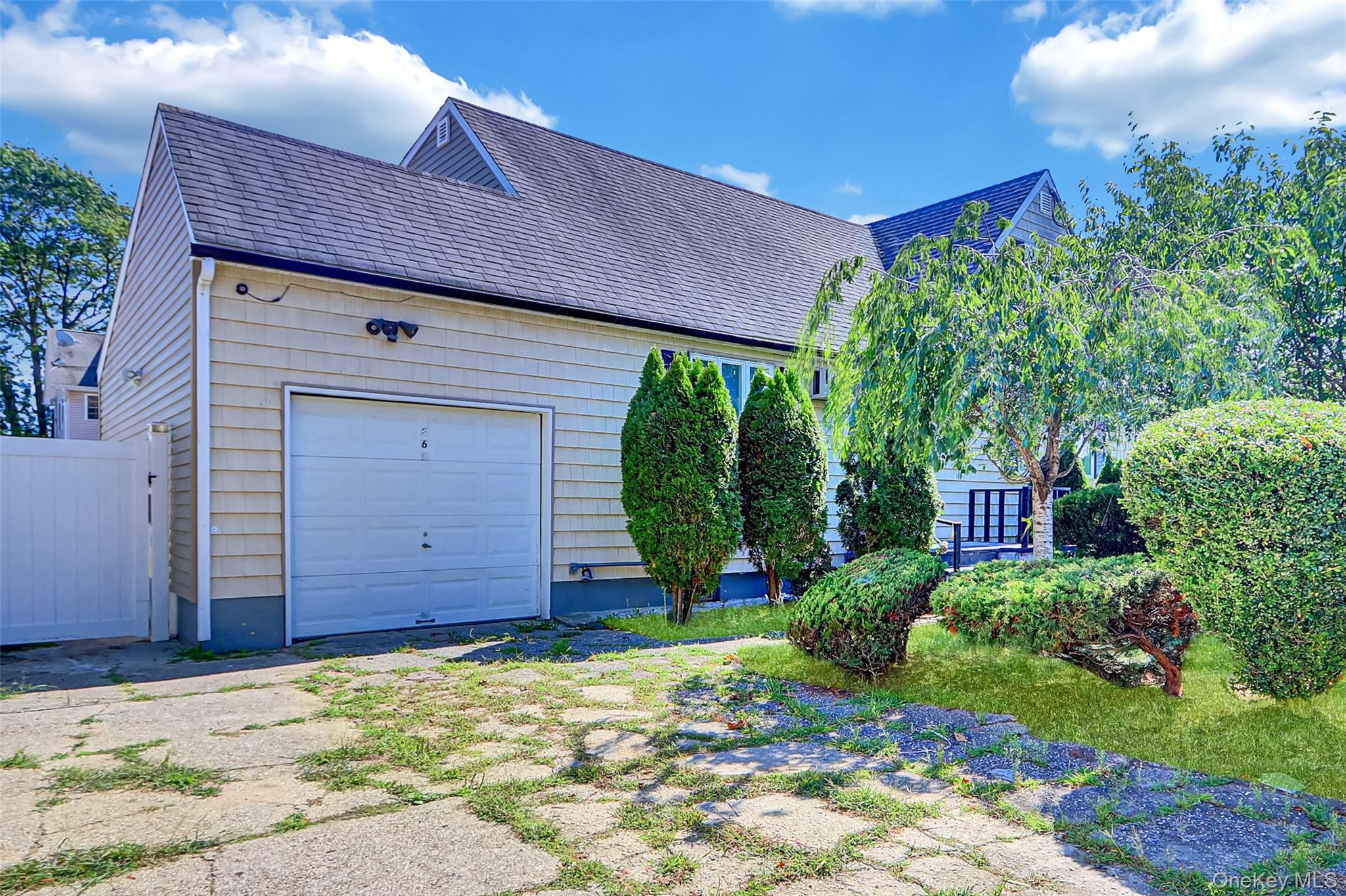 260 Cedar Court, Copiague, NY 11726