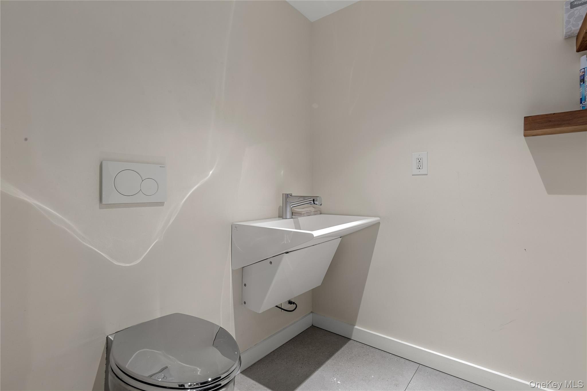 33-09 37th Avenue, Long Island City, NY 11101