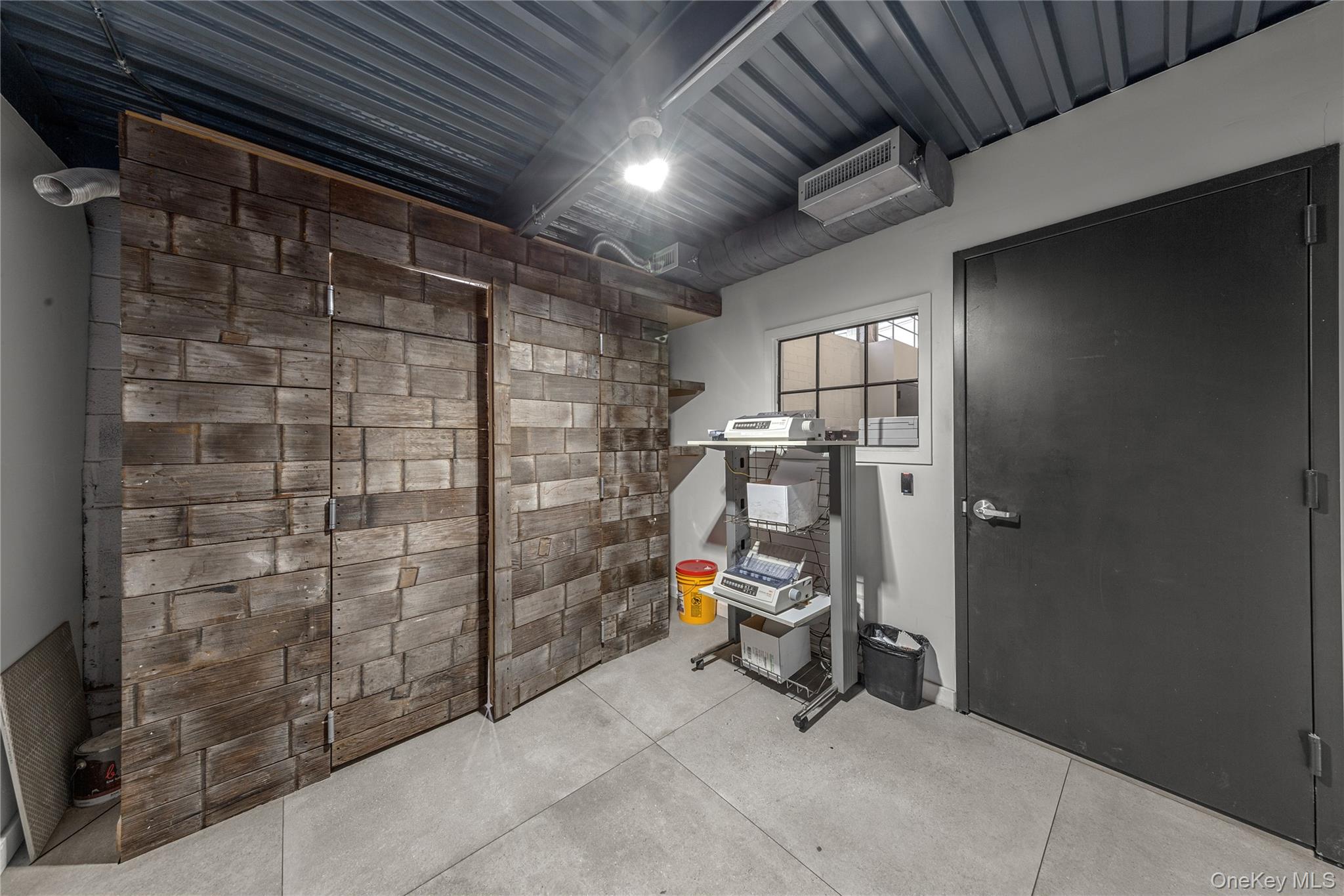 33-09 37th Avenue, Long Island City, NY 11101