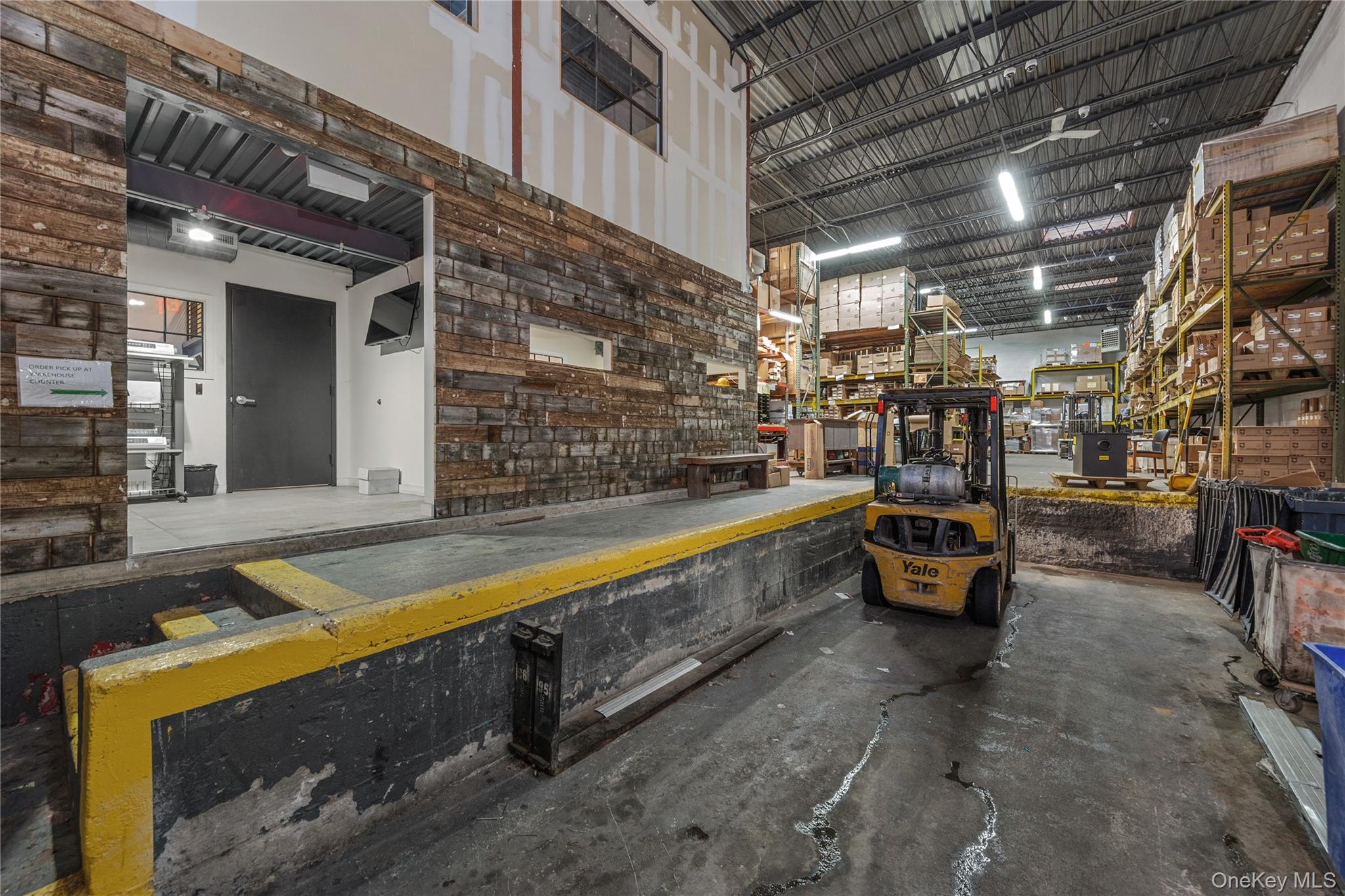 33-09 37th Avenue, Long Island City, NY 11101