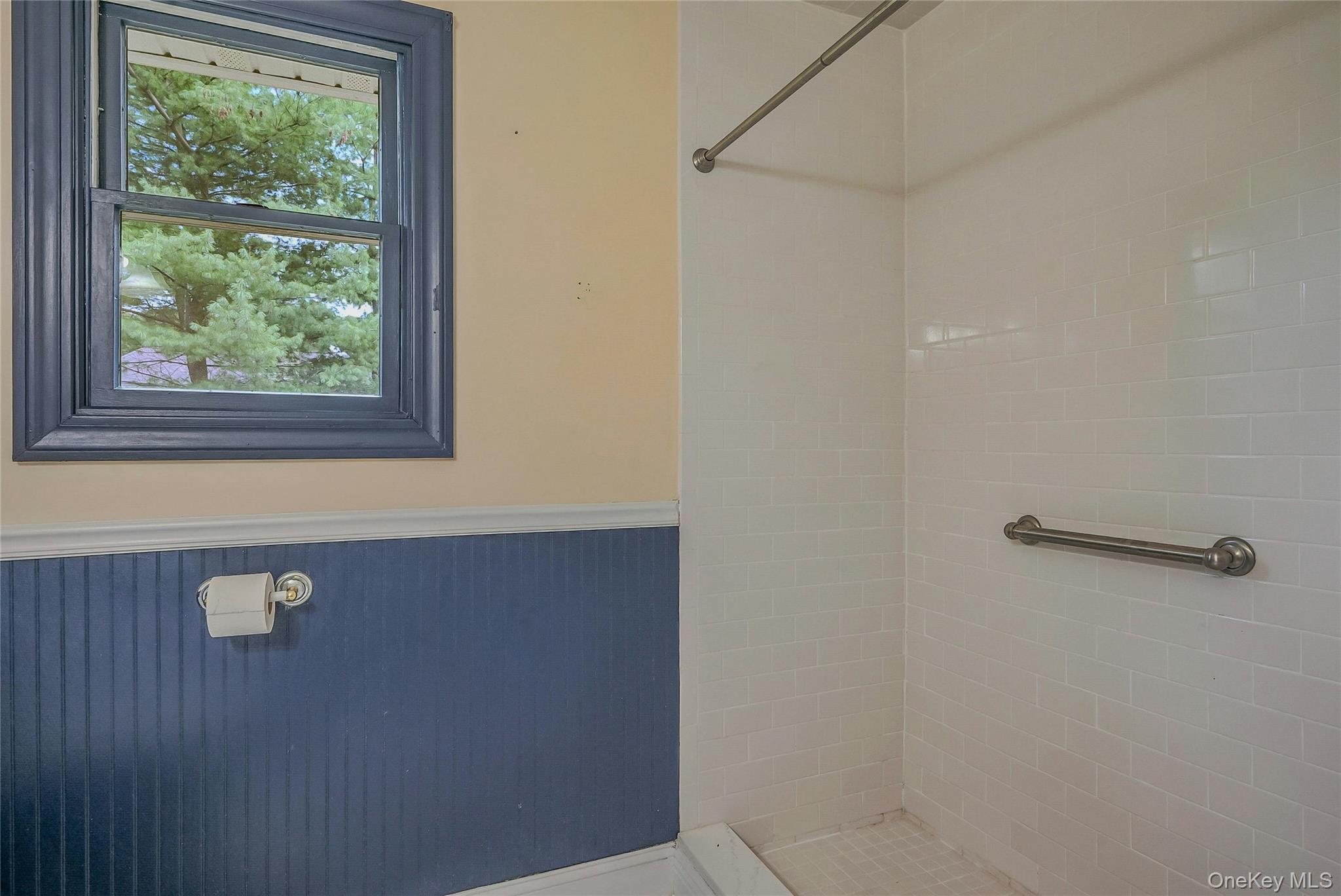 4 Skunk Hollow Road, Huntington, NY 11743