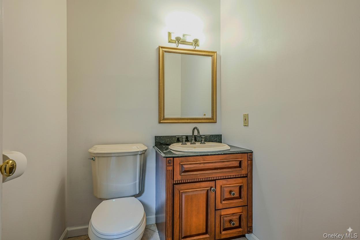 4 Skunk Hollow Road, Huntington, NY 11743