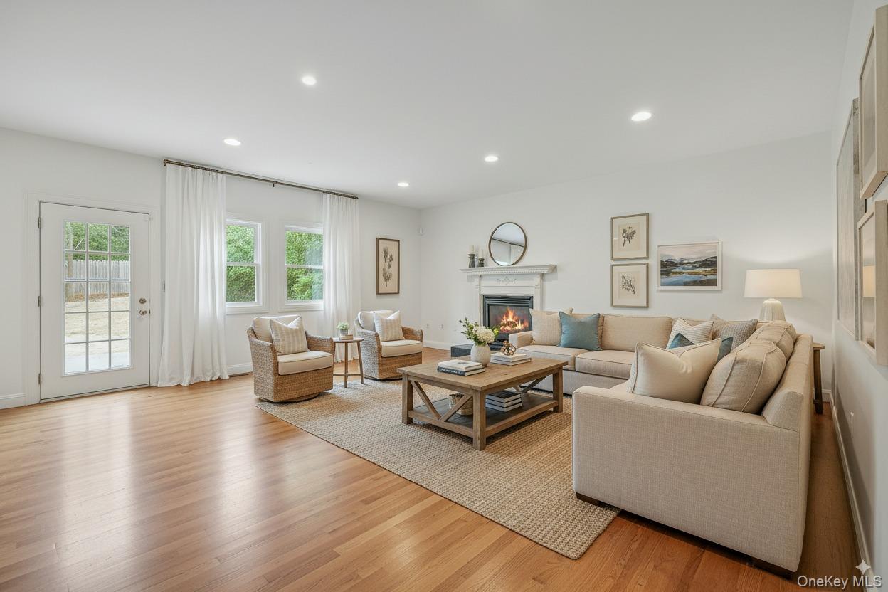 4 Skunk Hollow Road, Huntington, NY 11743