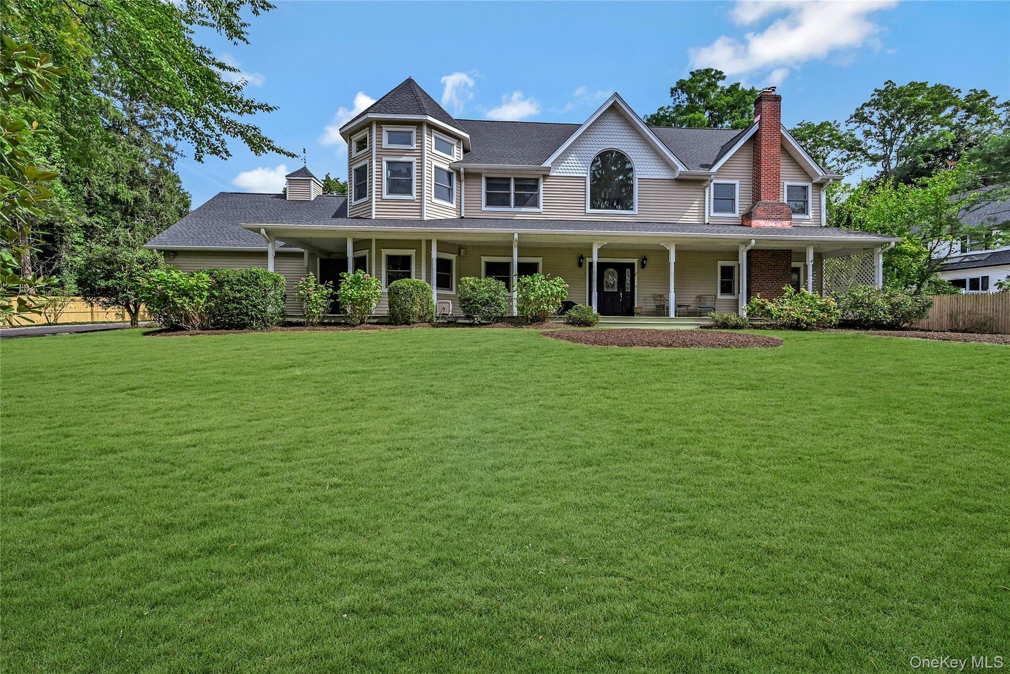 4 Skunk Hollow Road, Huntington, NY 11743
