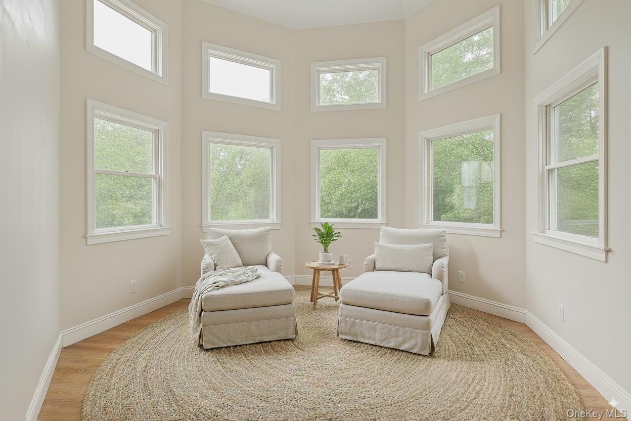 4 Skunk Hollow Road, Huntington, NY 11743