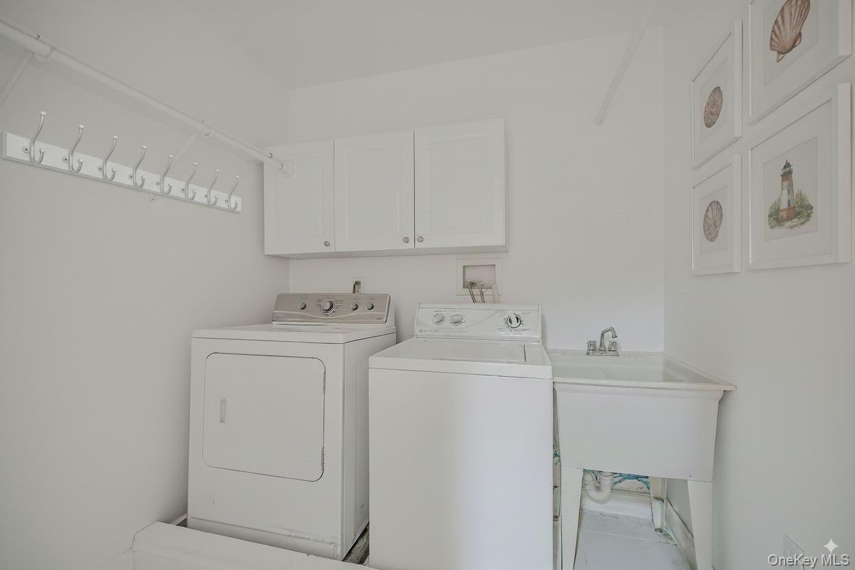 4 Skunk Hollow Road, Huntington, NY 11743