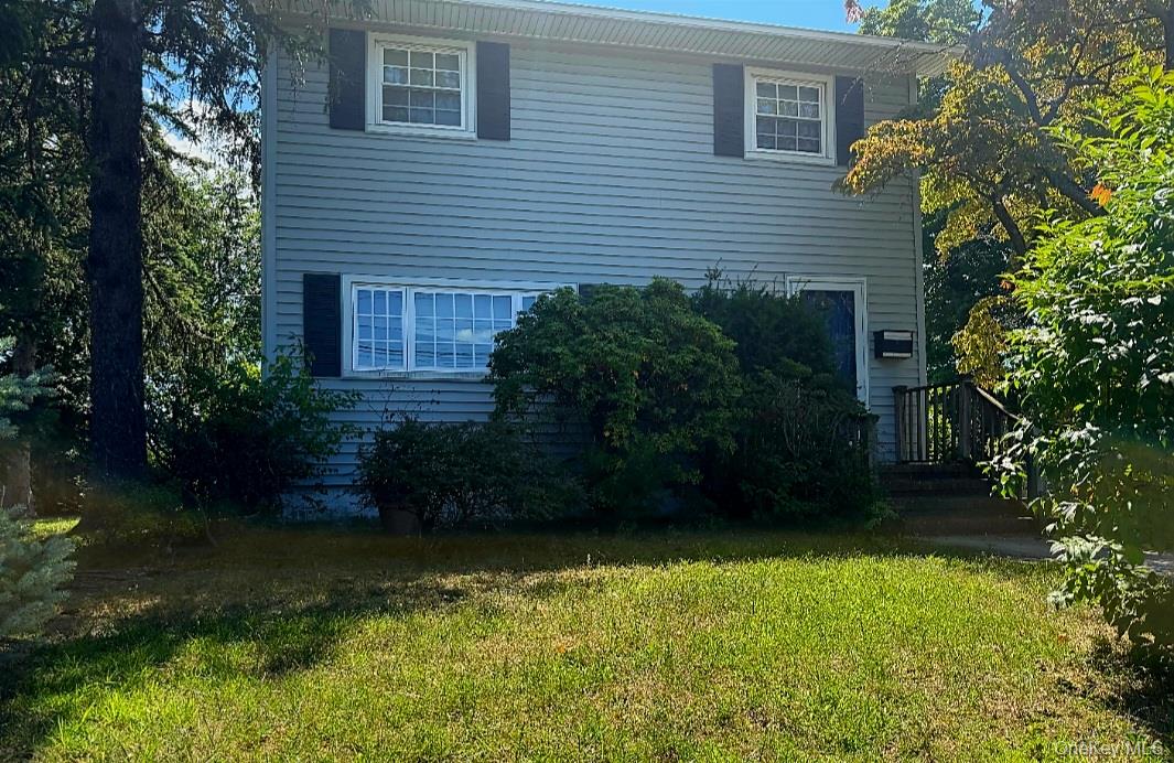 109 Cherry Drive W, Plainview, NY 11803