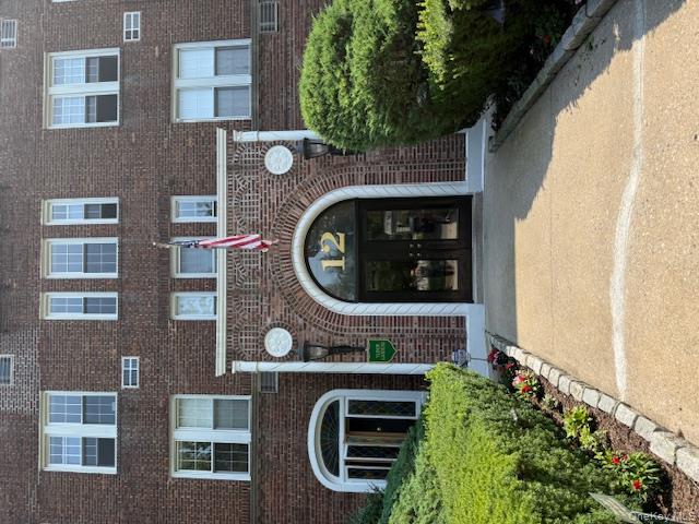 12 Hamilton Place # A4, Garden City, NY 11530