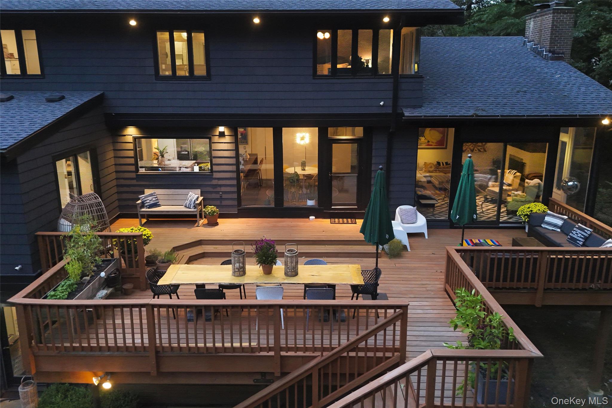 14 Leatherstocking Lane, Mamaroneck, NY 10543