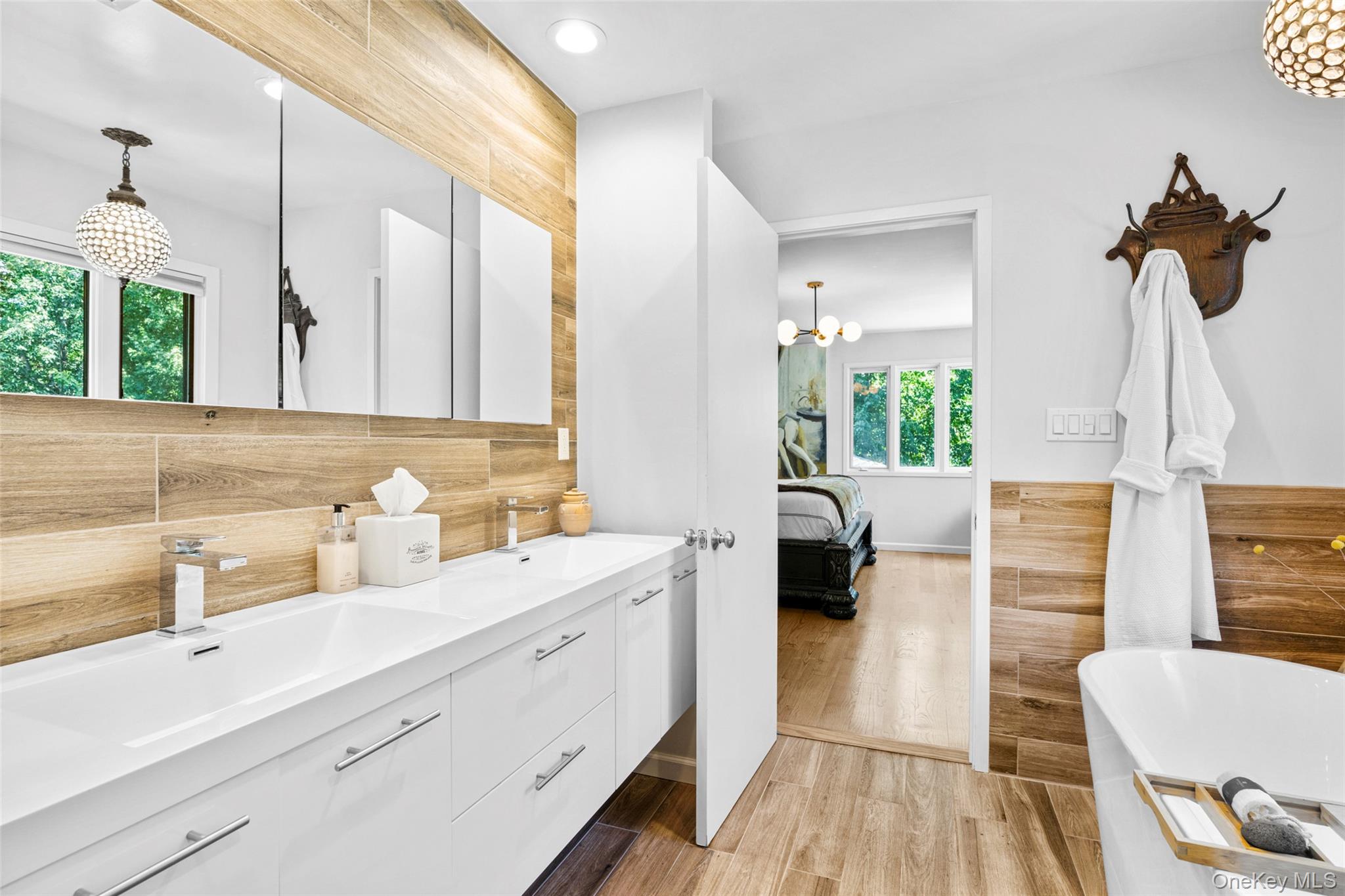 14 Leatherstocking Lane, Mamaroneck, NY 10543