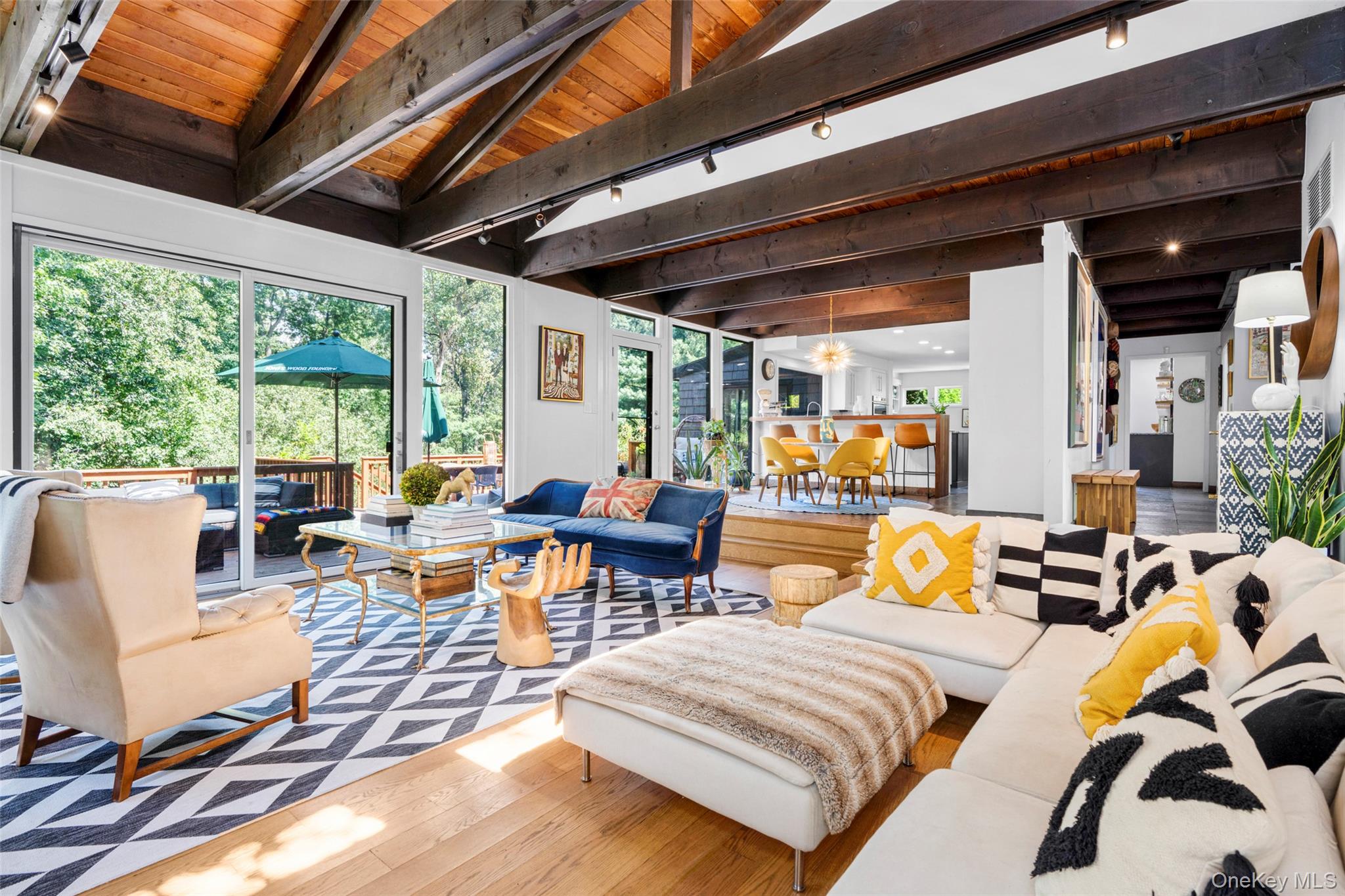 14 Leatherstocking Lane, Mamaroneck, NY 10543