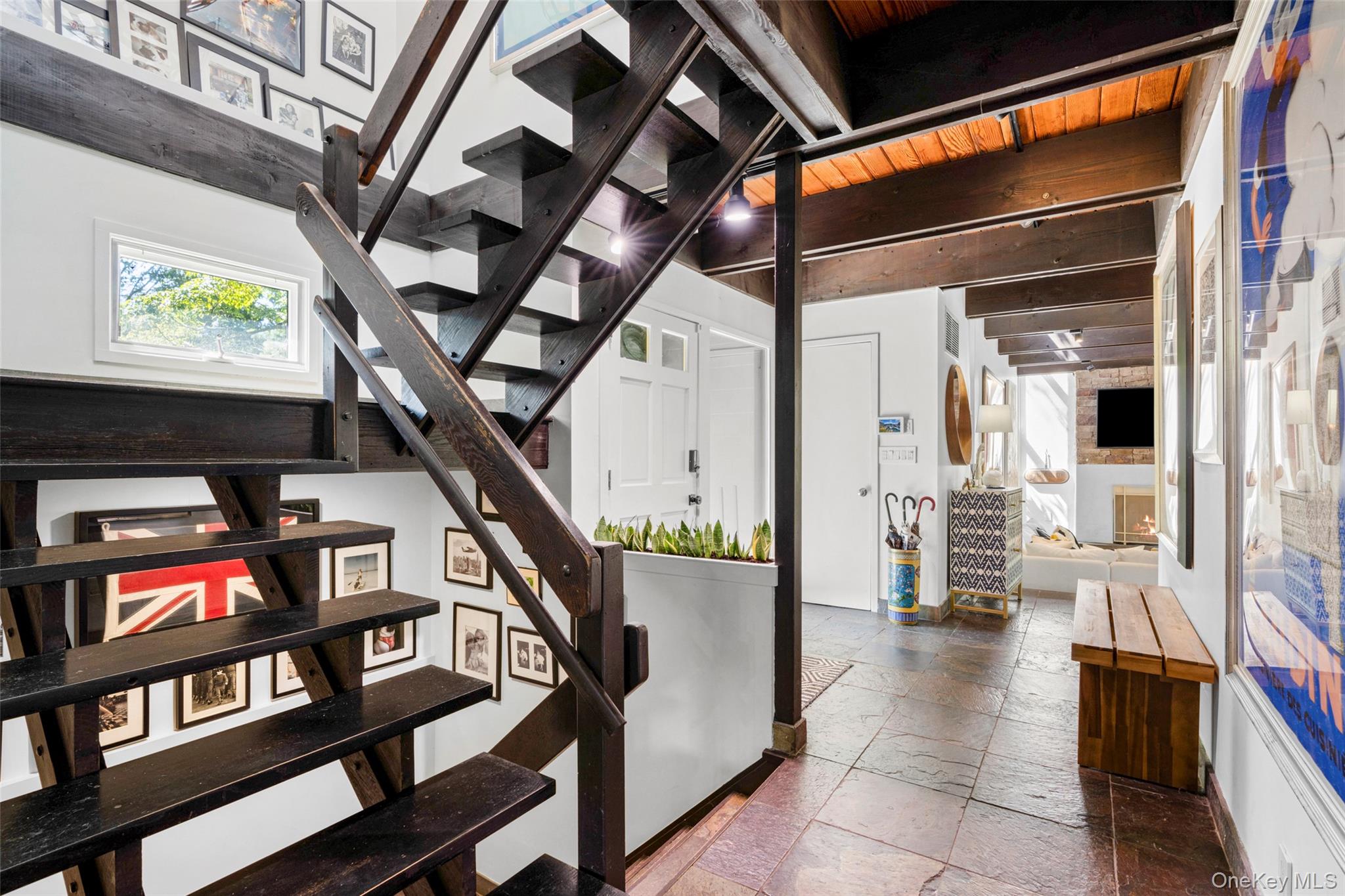 14 Leatherstocking Lane, Mamaroneck, NY 10543