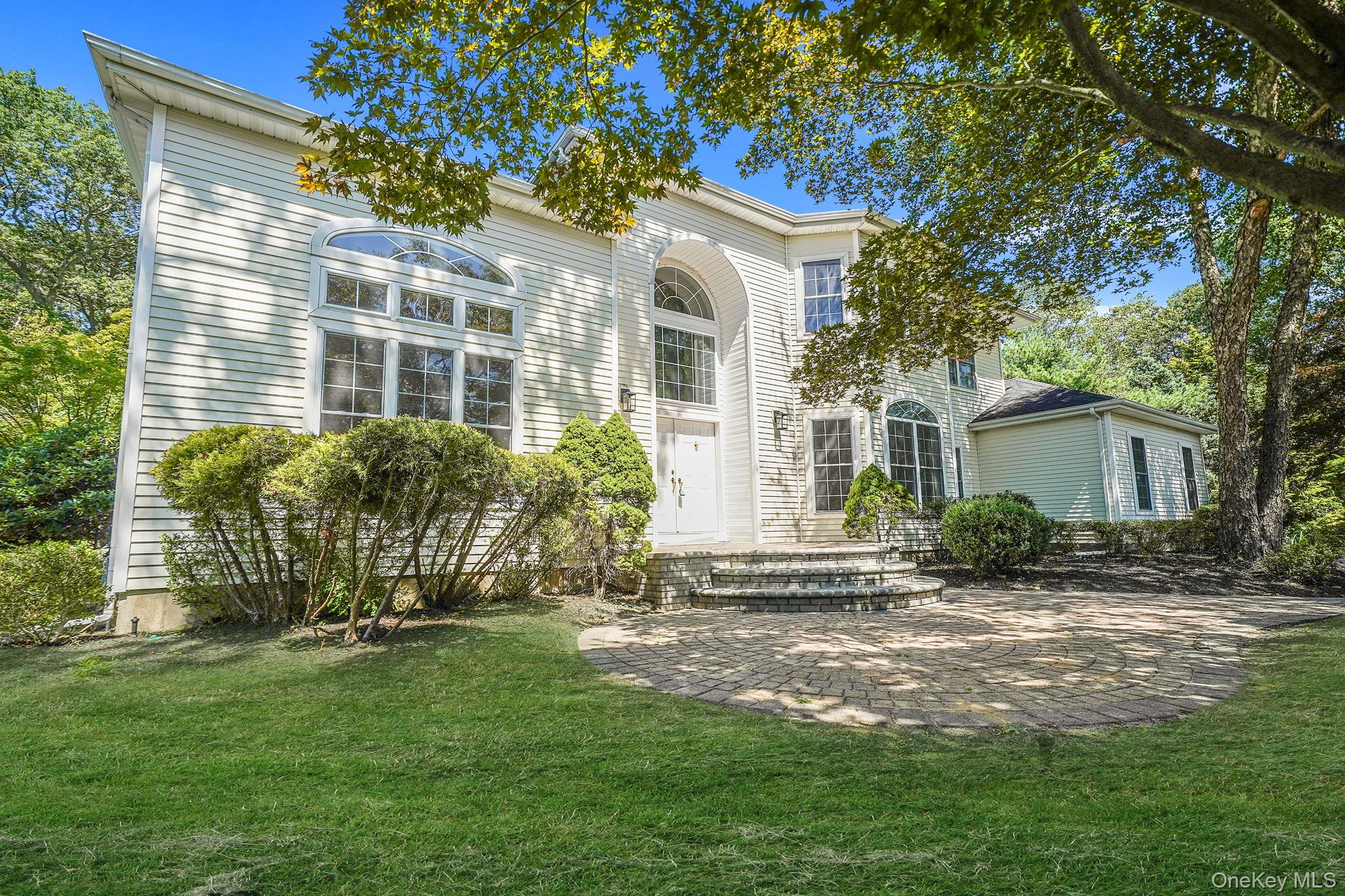 11 Cobbler Lane, East Setauket, NY 11733
