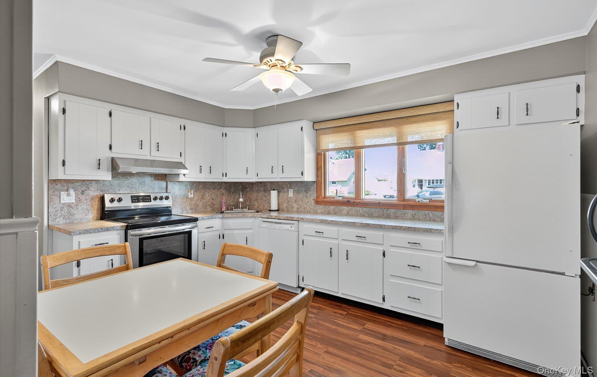 22 Twin Lane N, Wantagh, NY 11793