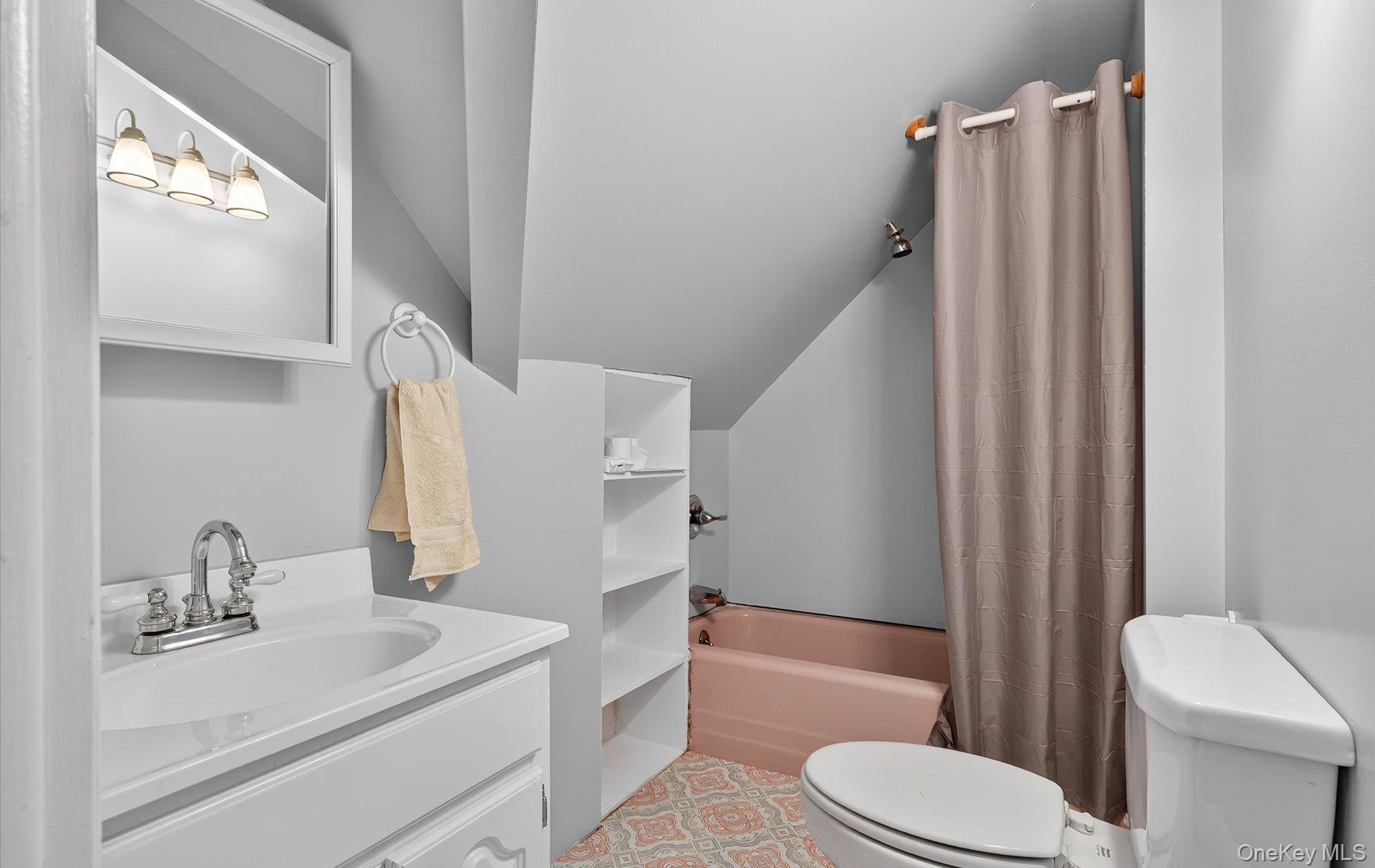 22 Twin Lane N, Wantagh, NY 11793