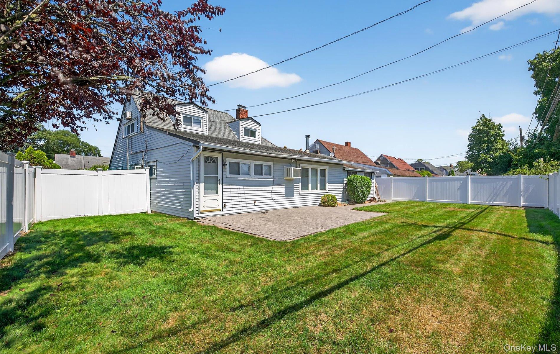 22 Twin Lane N, Wantagh, NY 11793