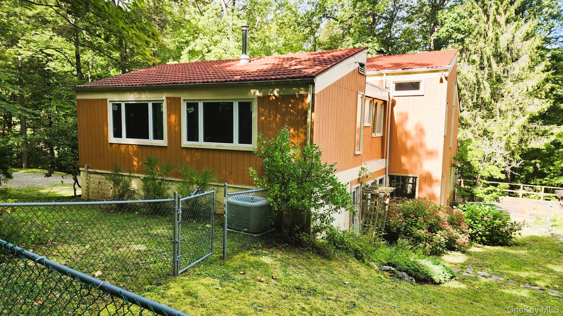 402 Hortontown Road, Hopewell Junction, NY 12533