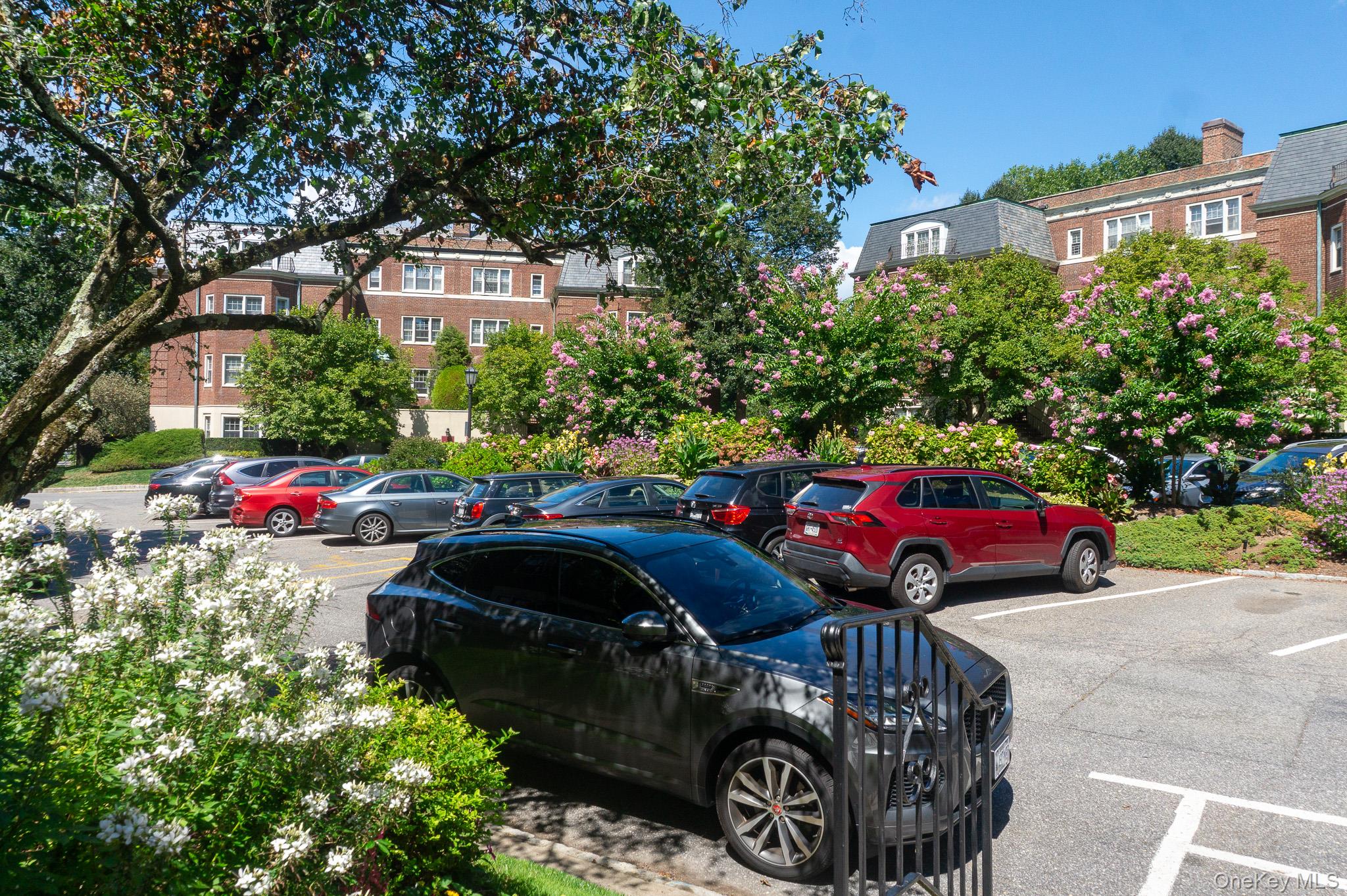 7 chateaux Circle # 7E, Scarsdale, NY 10583