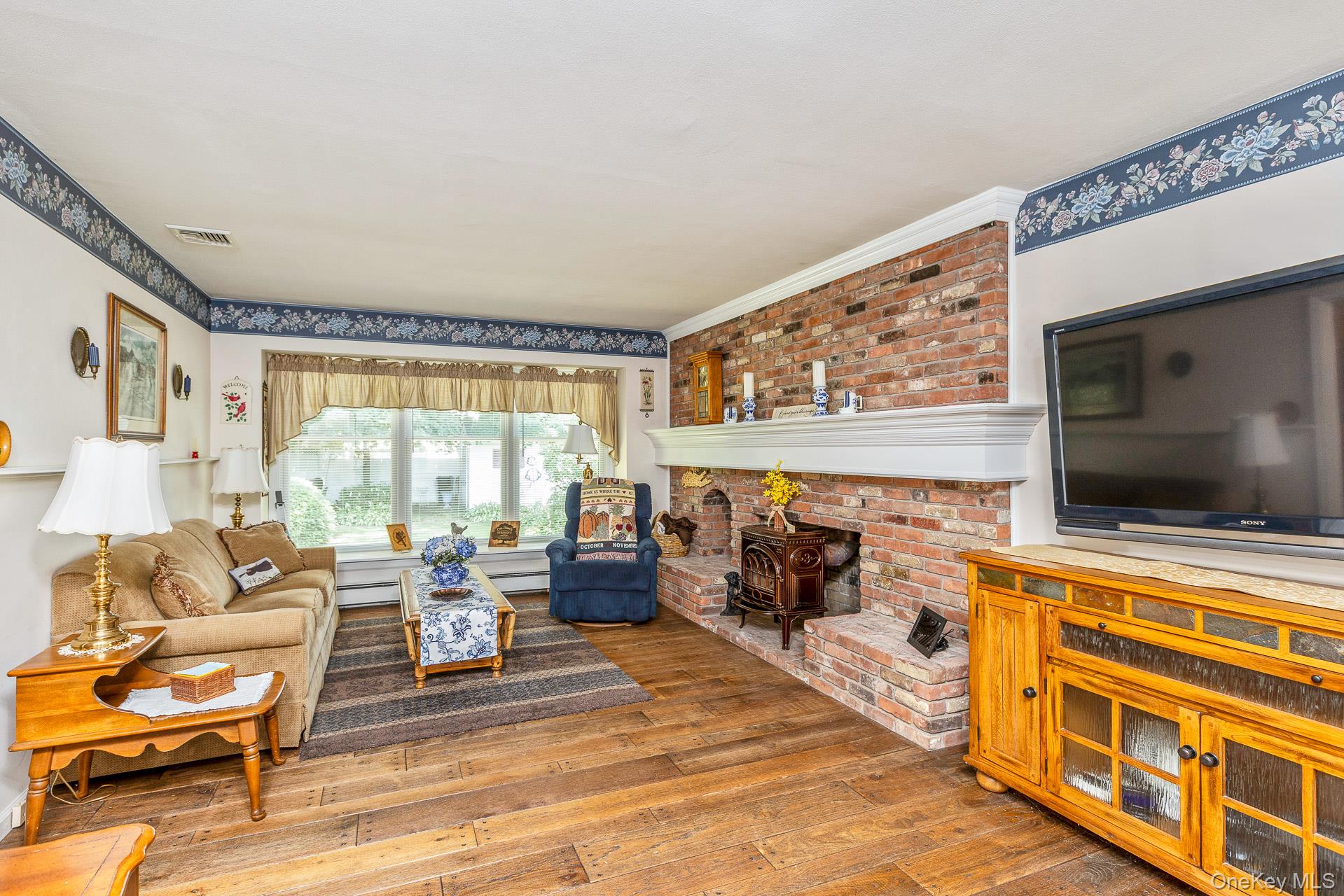 295 5th Street, Saint James, NY 11780