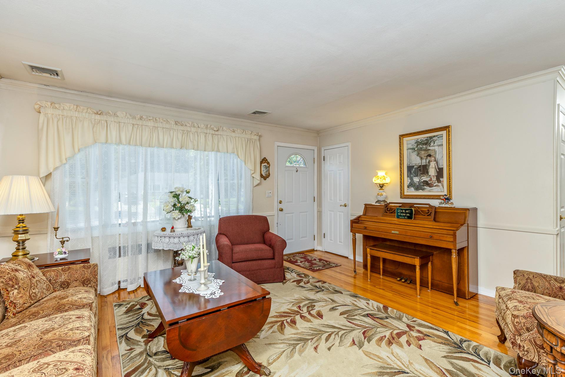 295 5th Street, Saint James, NY 11780