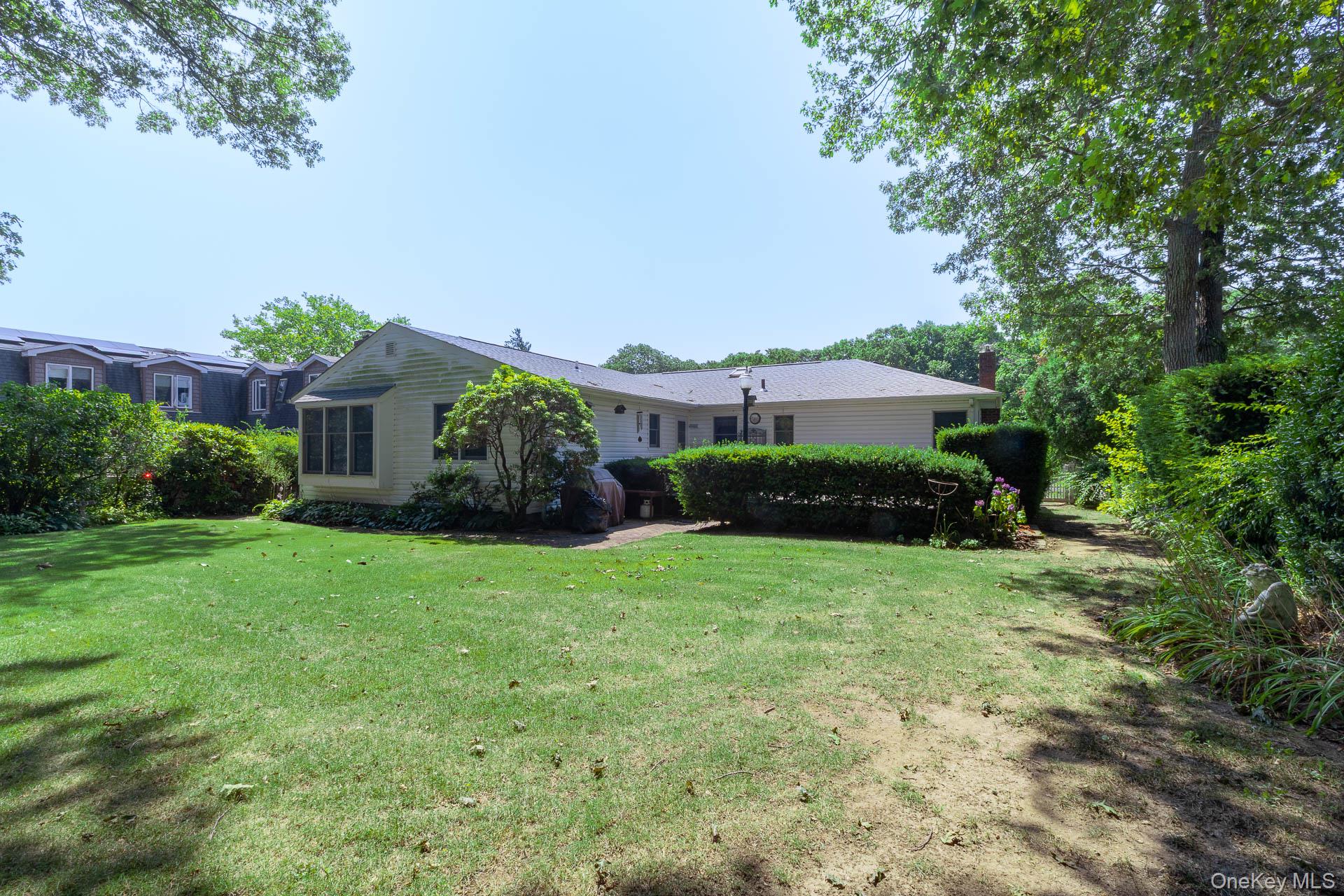 295 5th Street, Saint James, NY 11780