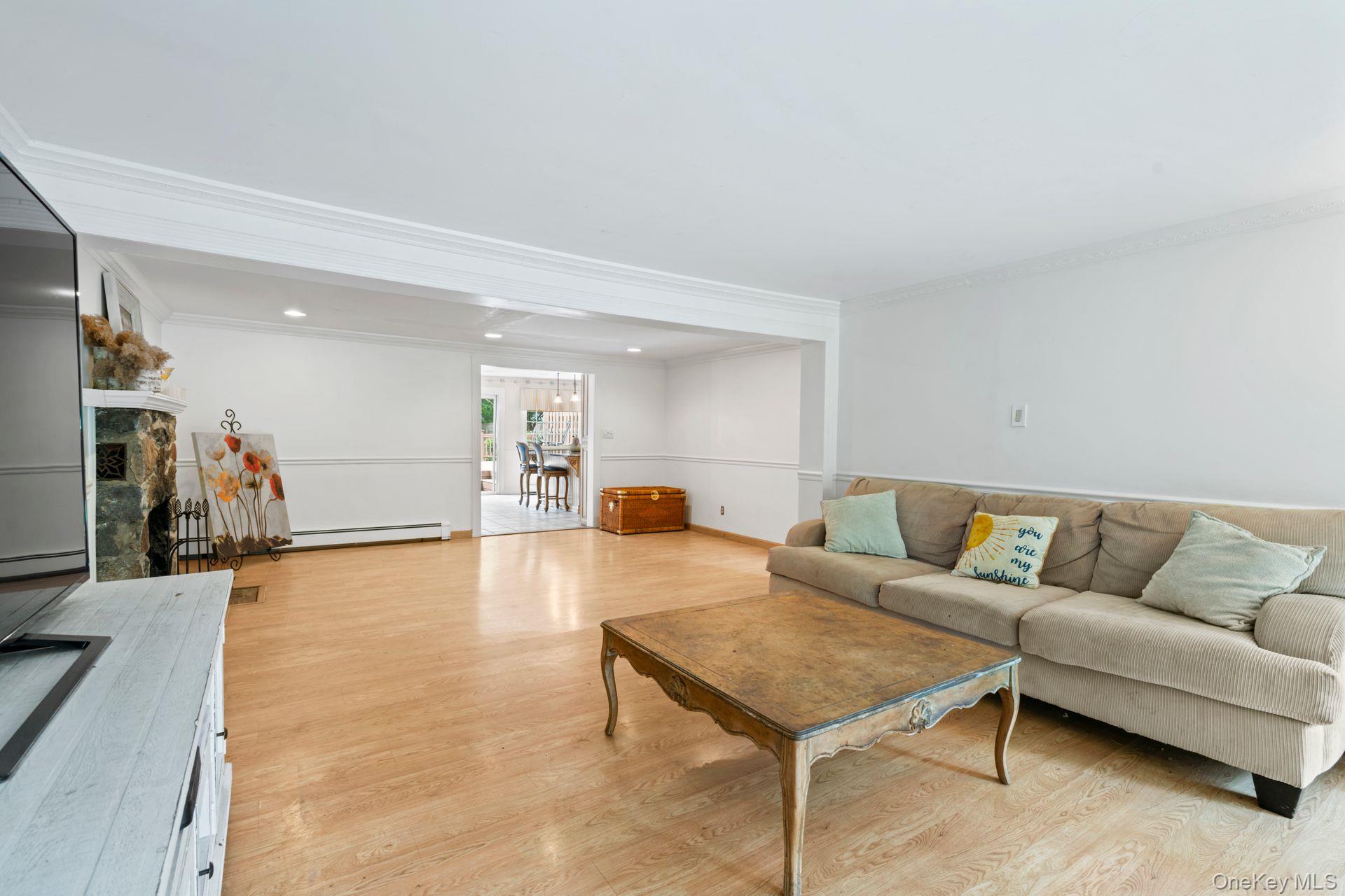 74 Tuscarora Drive, Centerport, NY 11721