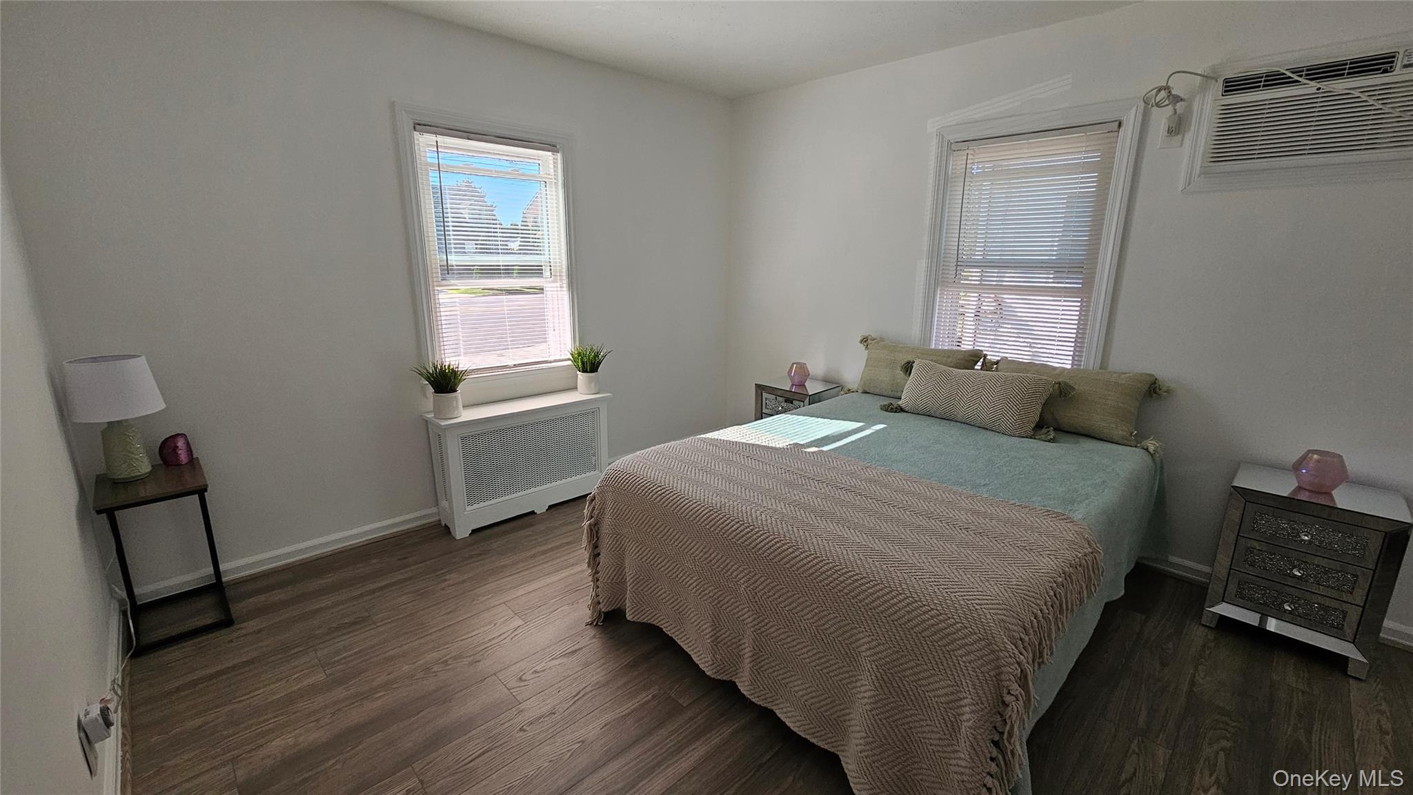 956 Hillside Boulevard, New Hyde Park, NY 11040