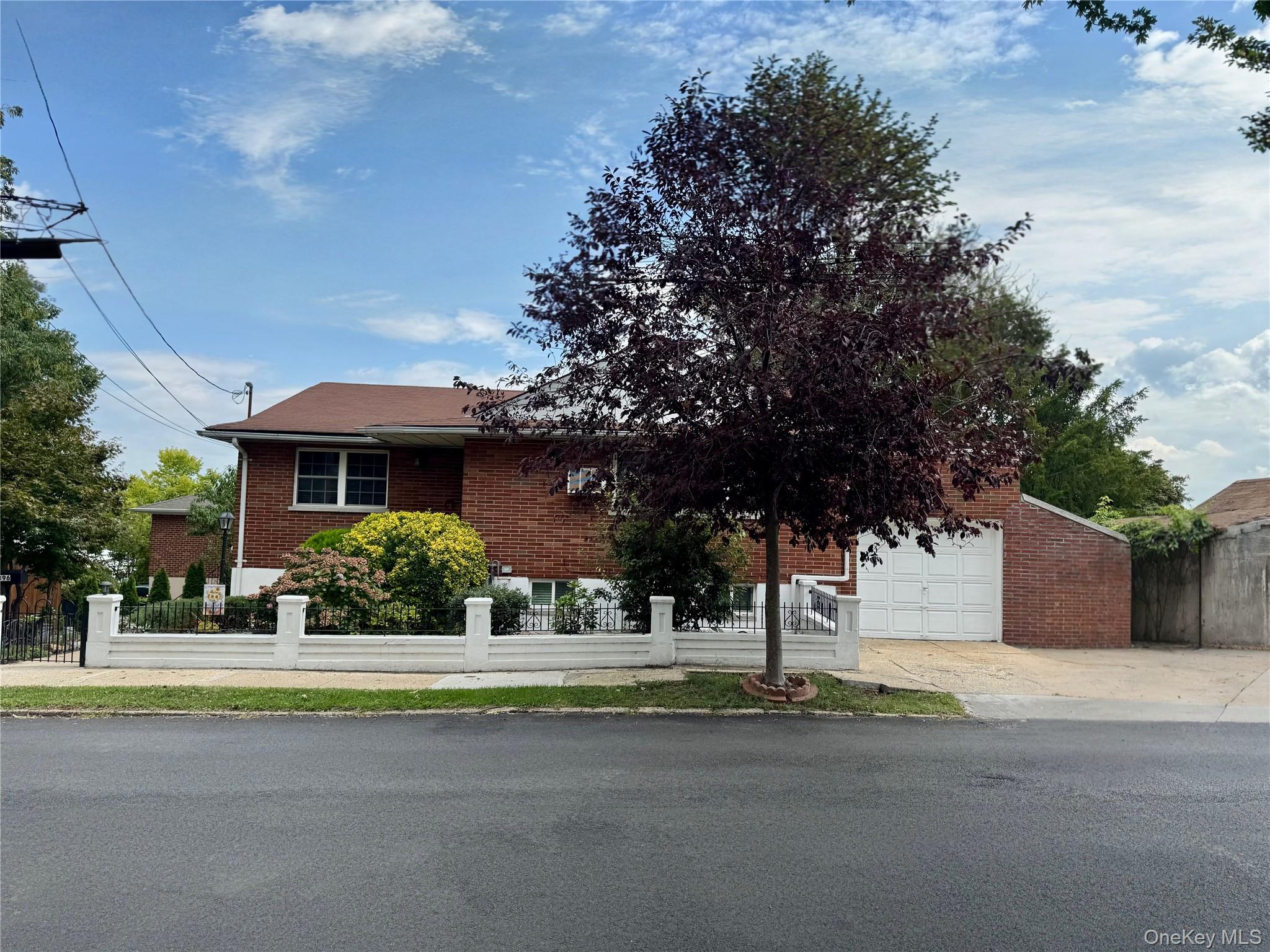 396 King Avenue, Bronx, NY 10464