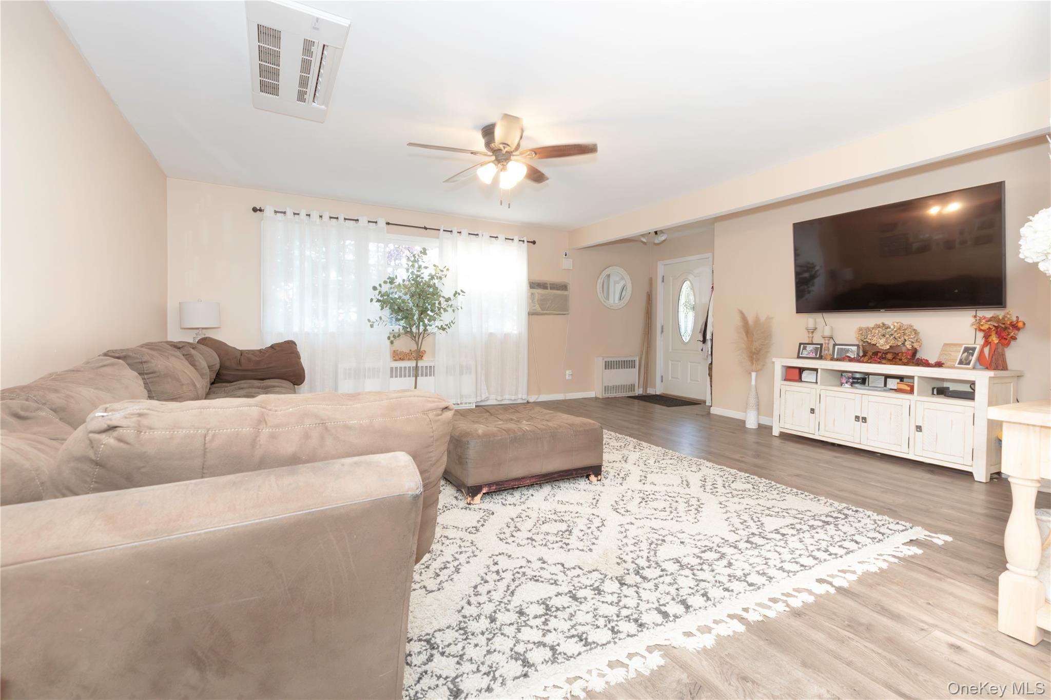 396 King Avenue, Bronx, NY 10464