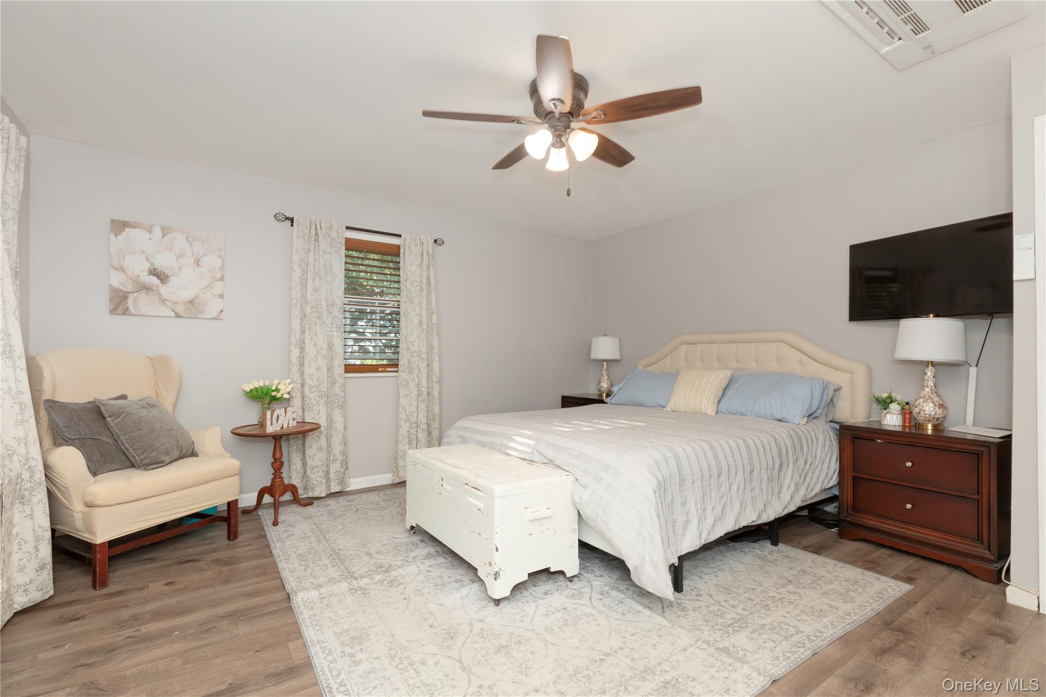 396 King Avenue, Bronx, NY 10464