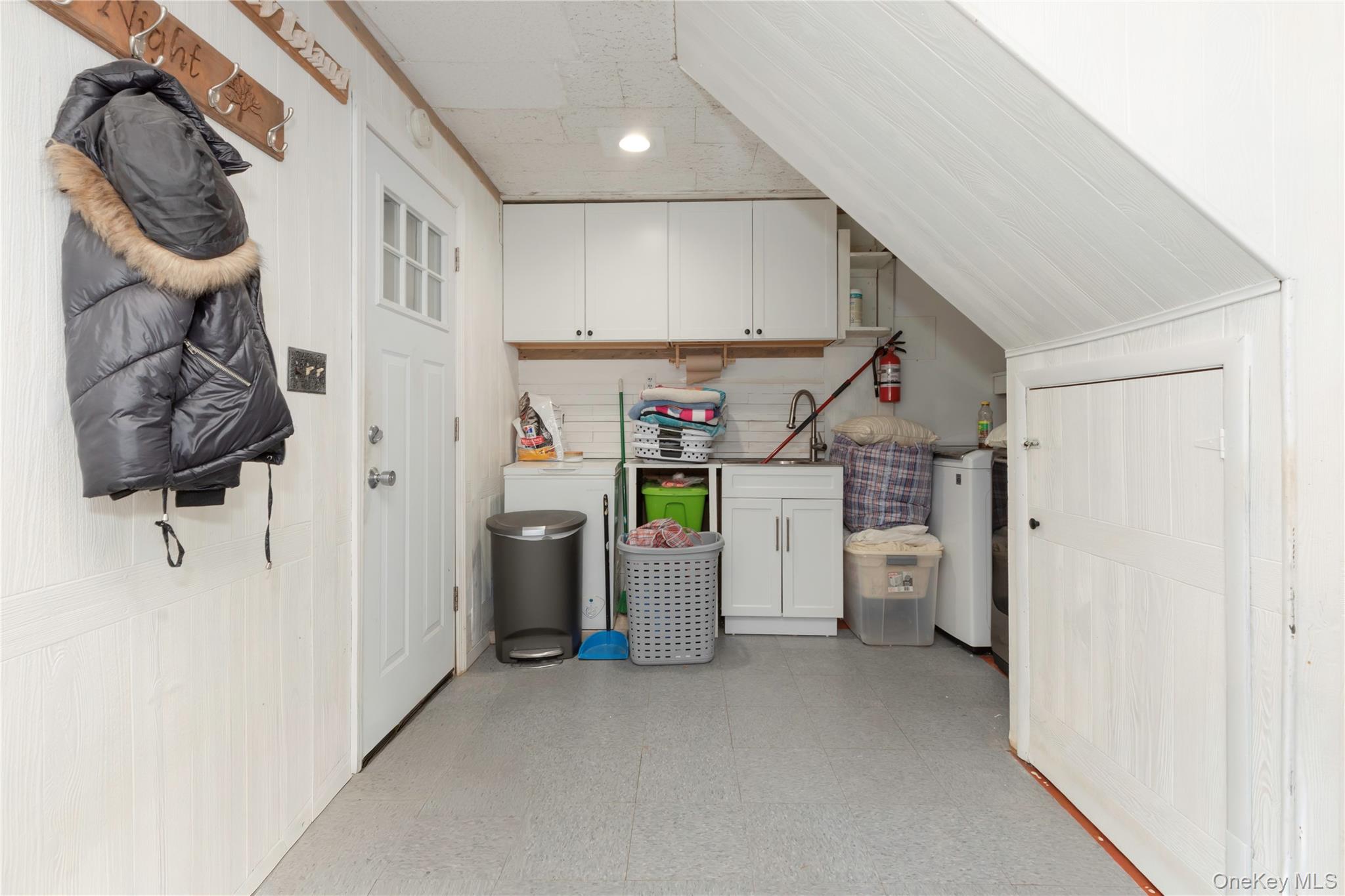 396 King Avenue, Bronx, NY 10464