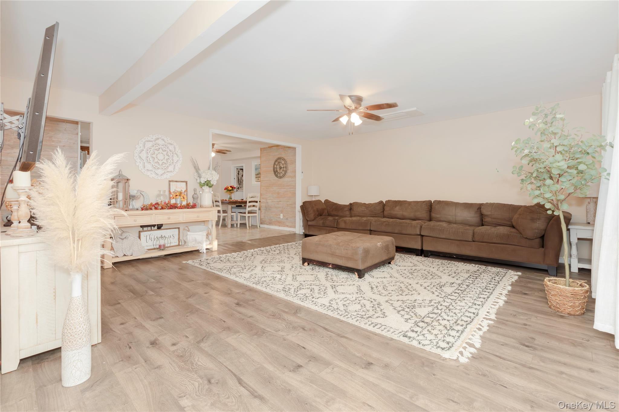 396 King Avenue, Bronx, NY 10464