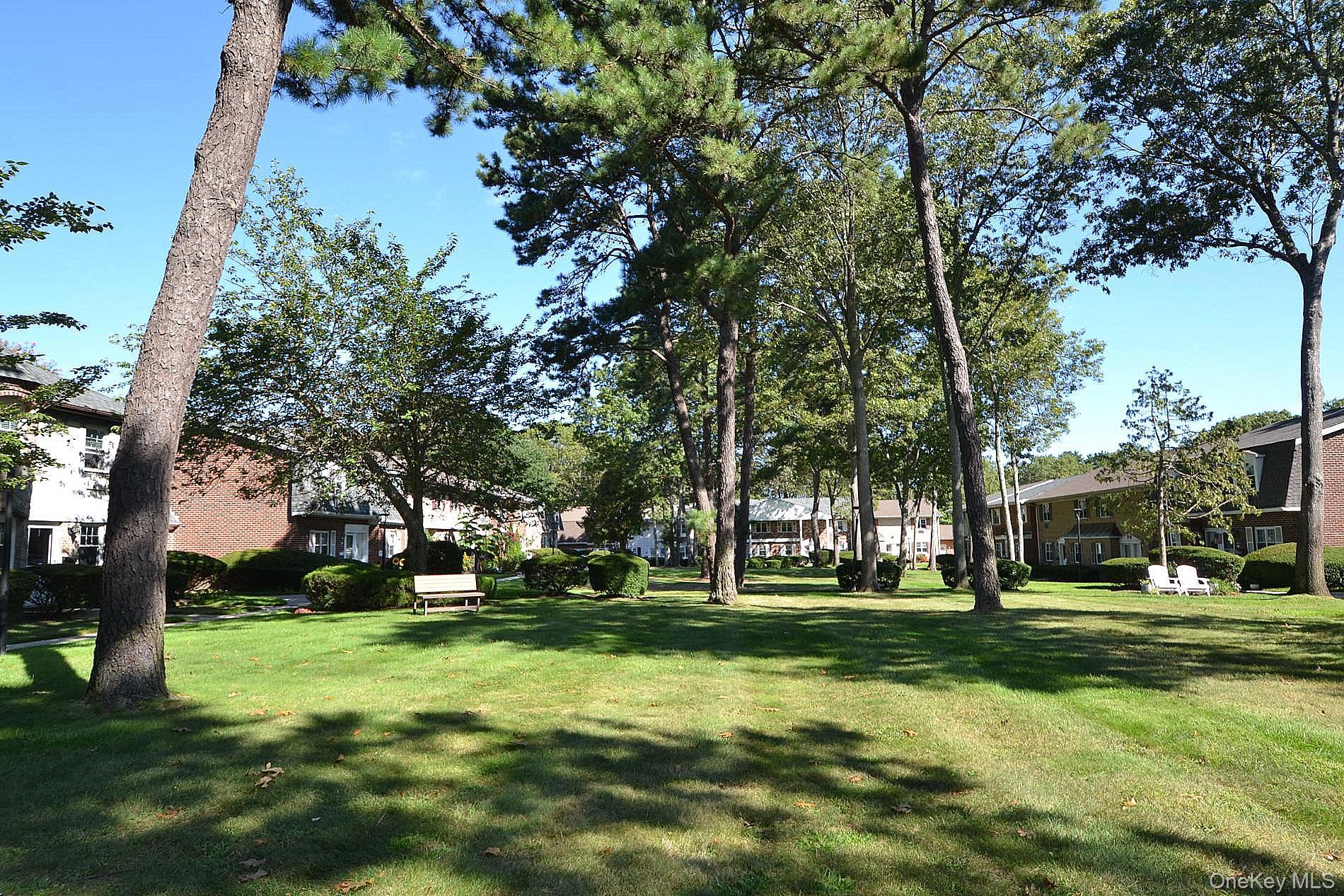 11 Glen Hollow Drive # D15, Holtsville, NY 11742