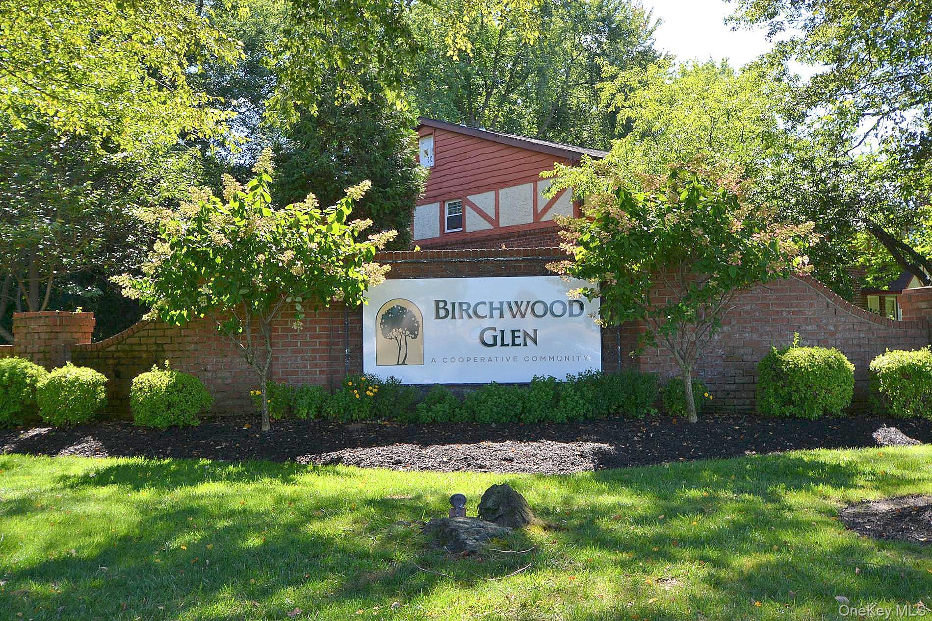 11 Glen Hollow Drive # D15, Holtsville, NY 11742